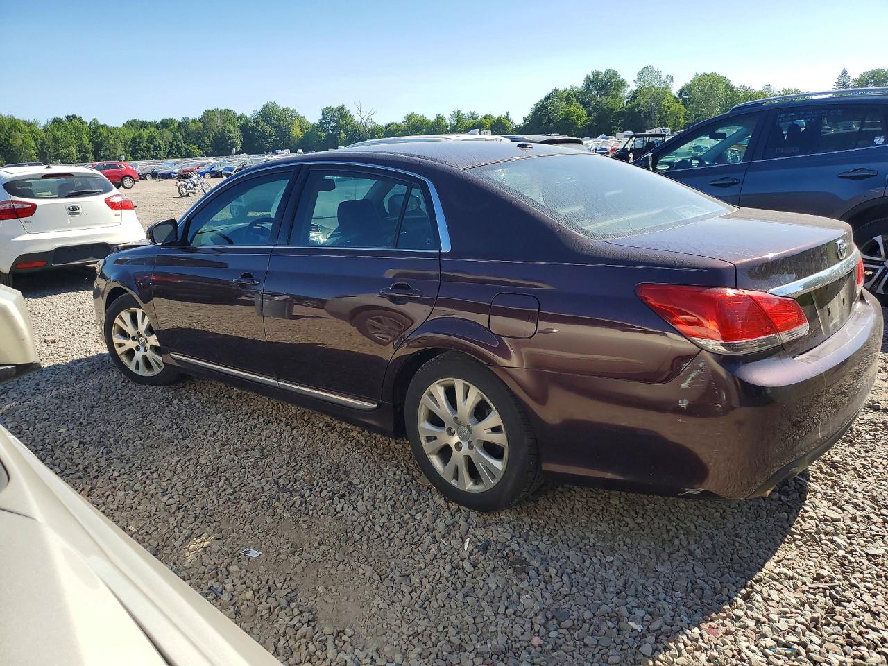2011 Toyota Avalon Base Burgundy vin: 4T1BK3DB3BU431097