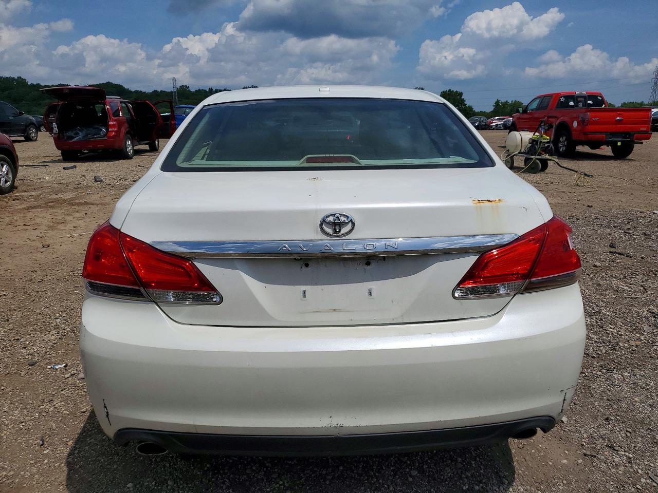 2011 Toyota Avalon Limited White vin: 4T1BK3DB3BU438180