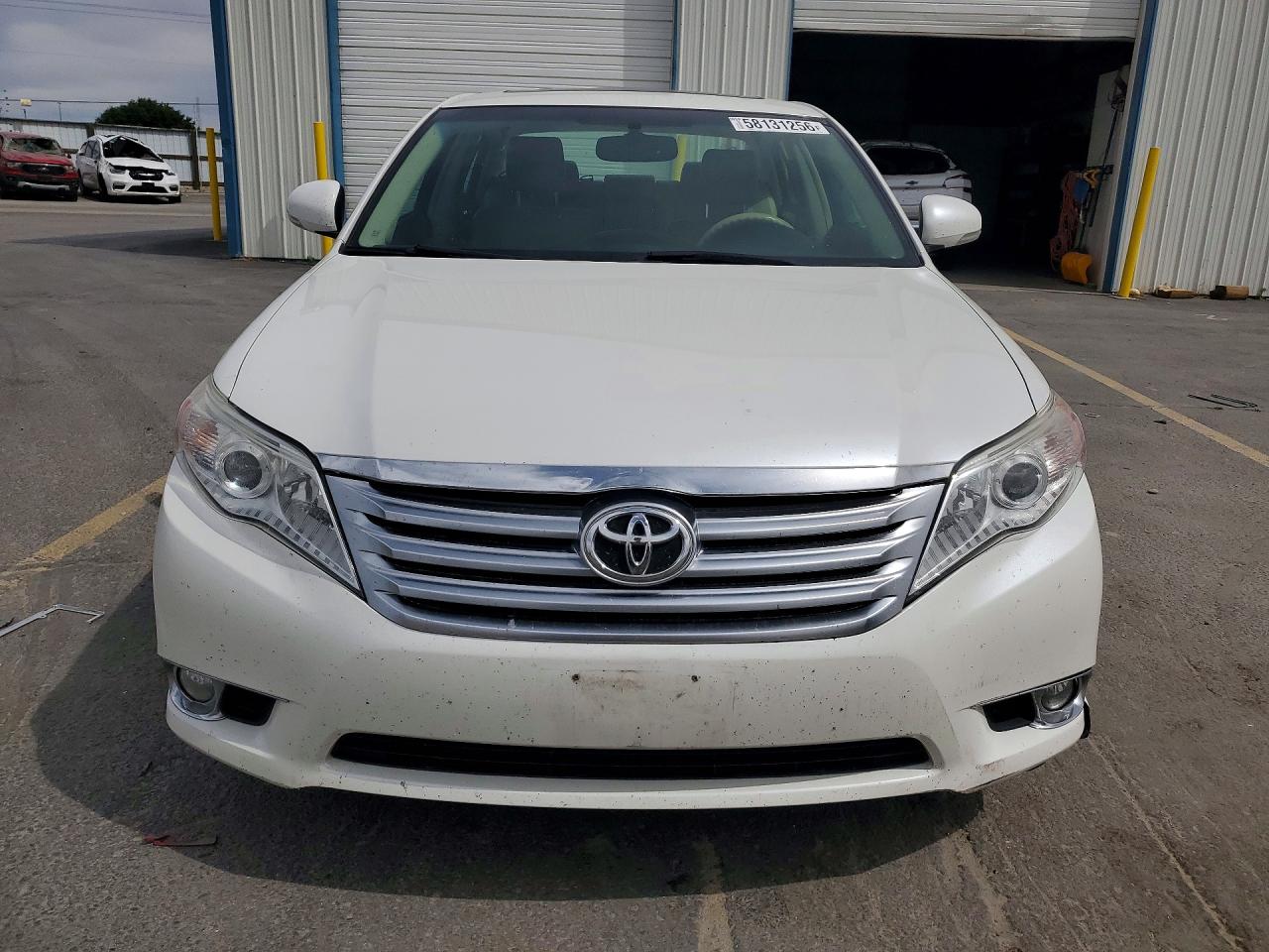 2012 Toyota Avalon Base White vin: 4T1BK3DB3CU446698