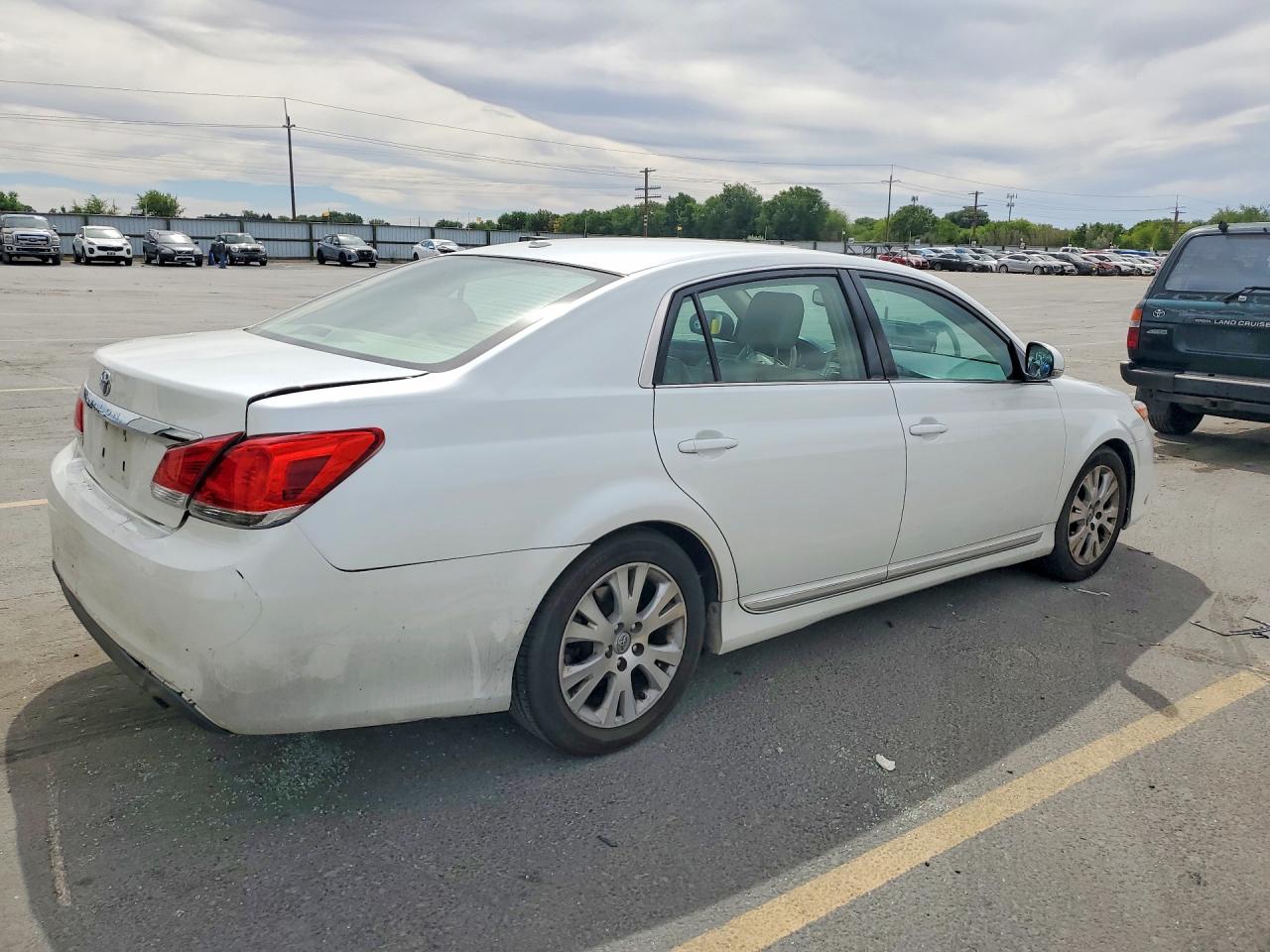 2012 Toyota Avalon Base White vin: 4T1BK3DB3CU446698