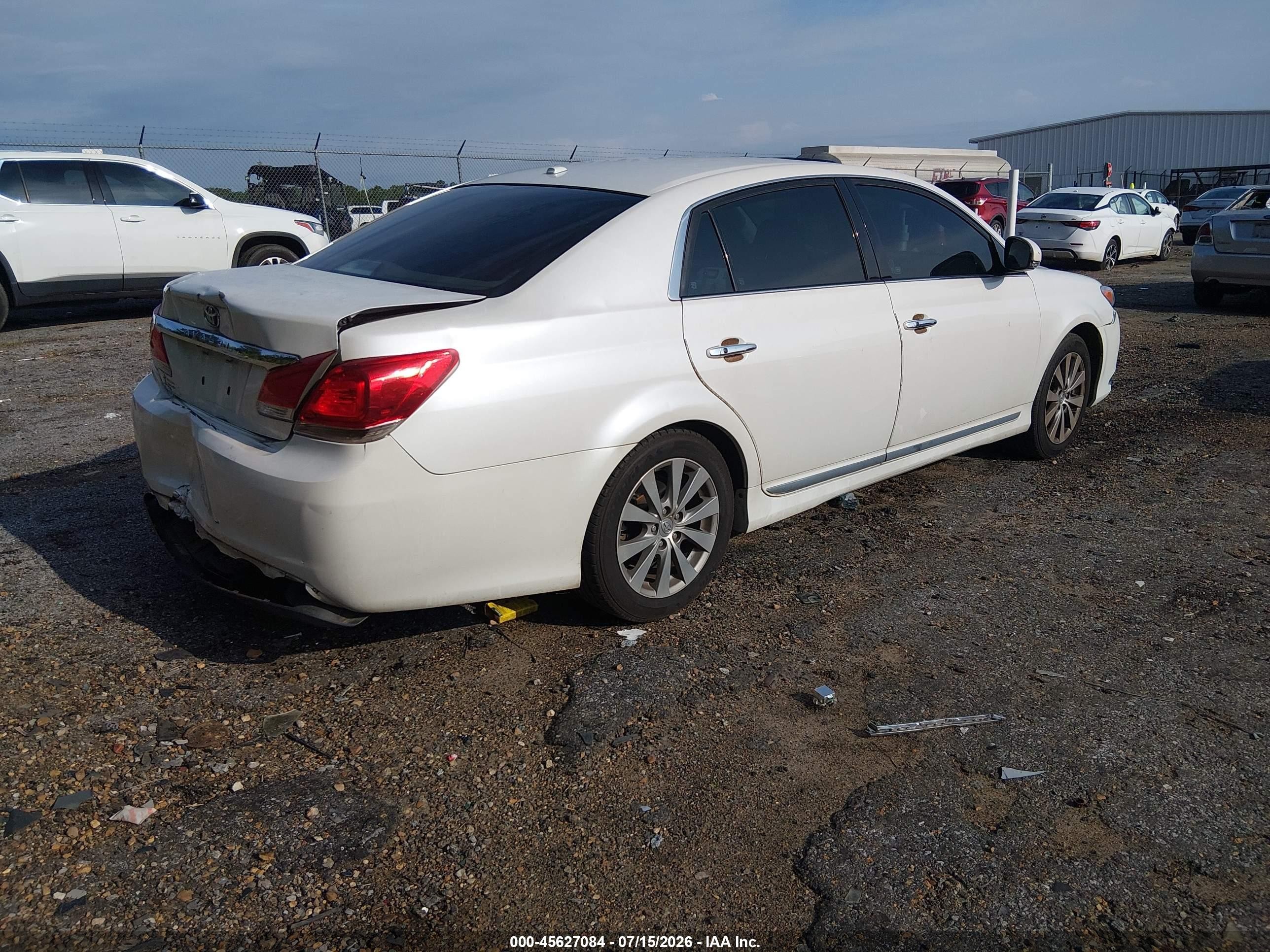 2012 Toyota Avalon Limited White vin: 4T1BK3DB3CU464022