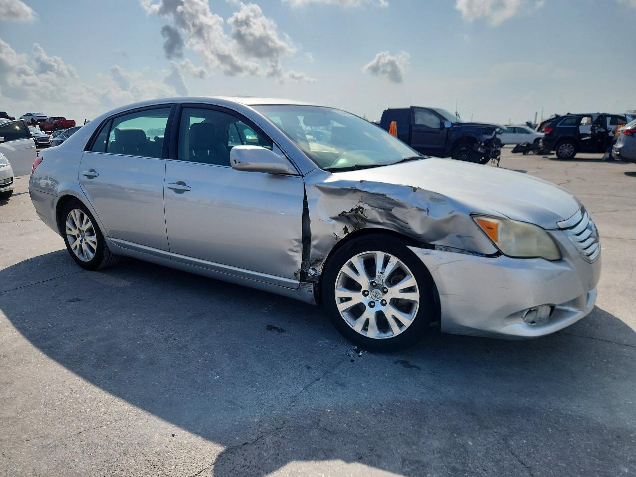 2010 Toyota Avalon Xls Silver vin: 4T1BK3DB4AU358675