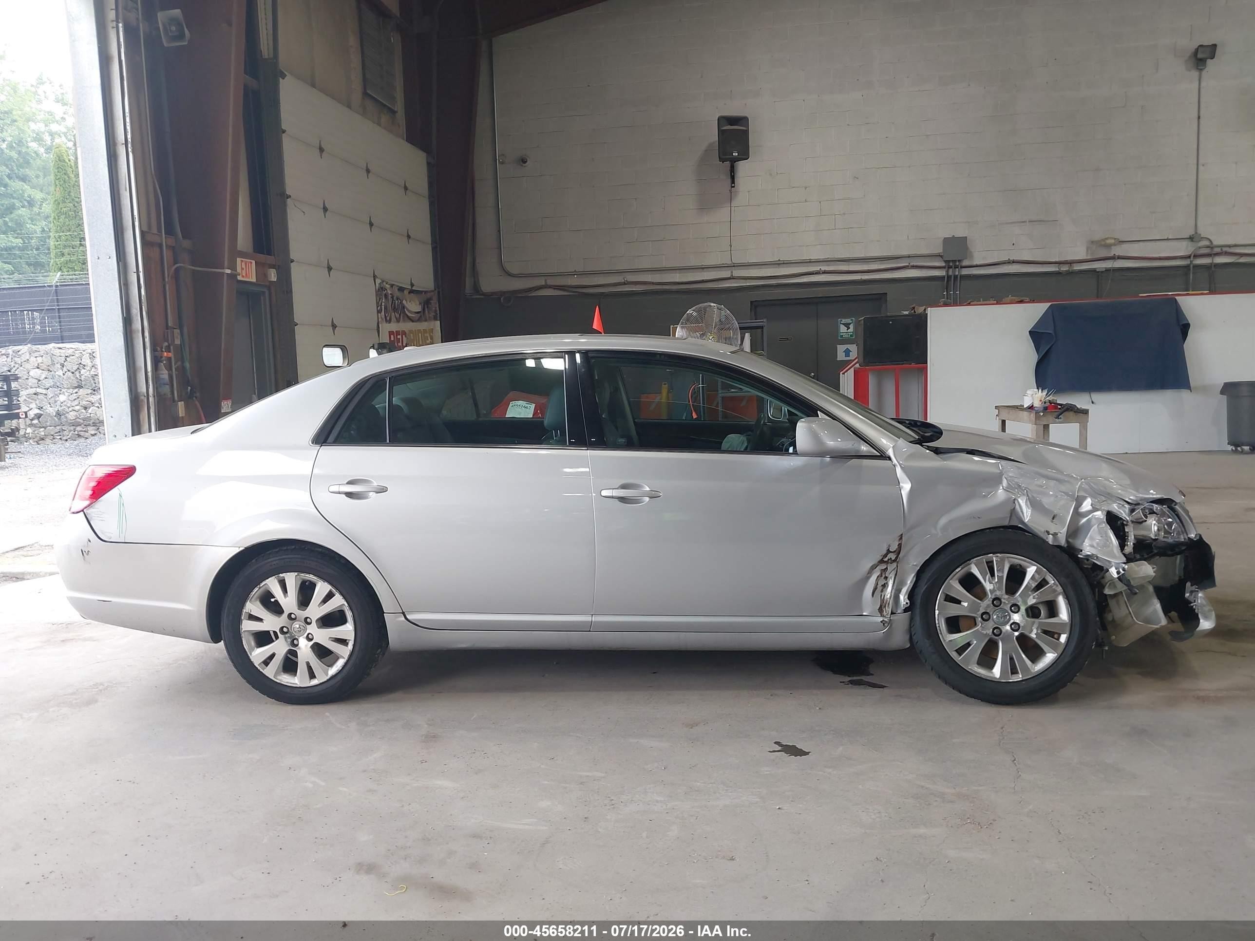2010 Toyota Avalon Xls Серый vin: 4T1BK3DB4AU364413