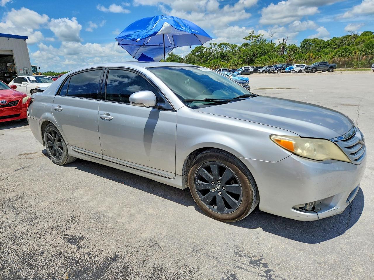 2011 Toyota Avalon Base Silver vin: 4T1BK3DB4BU384579
