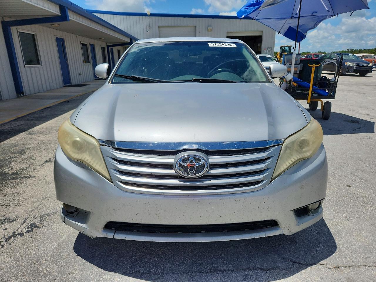 2011 Toyota Avalon Base Silver vin: 4T1BK3DB4BU384579
