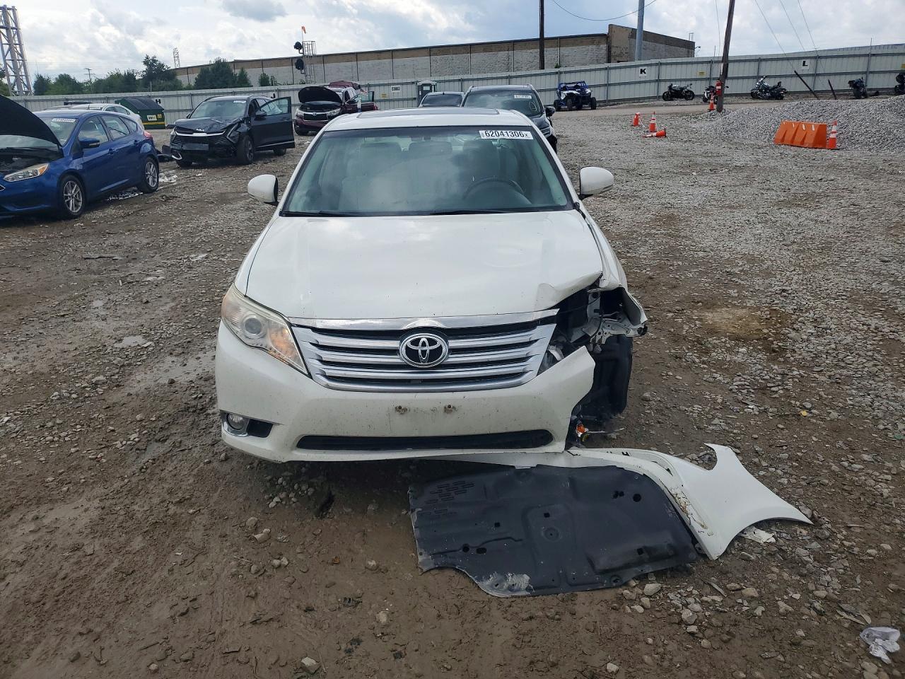 2011 Toyota Avalon Limited White vin: 4T1BK3DB4BU391810