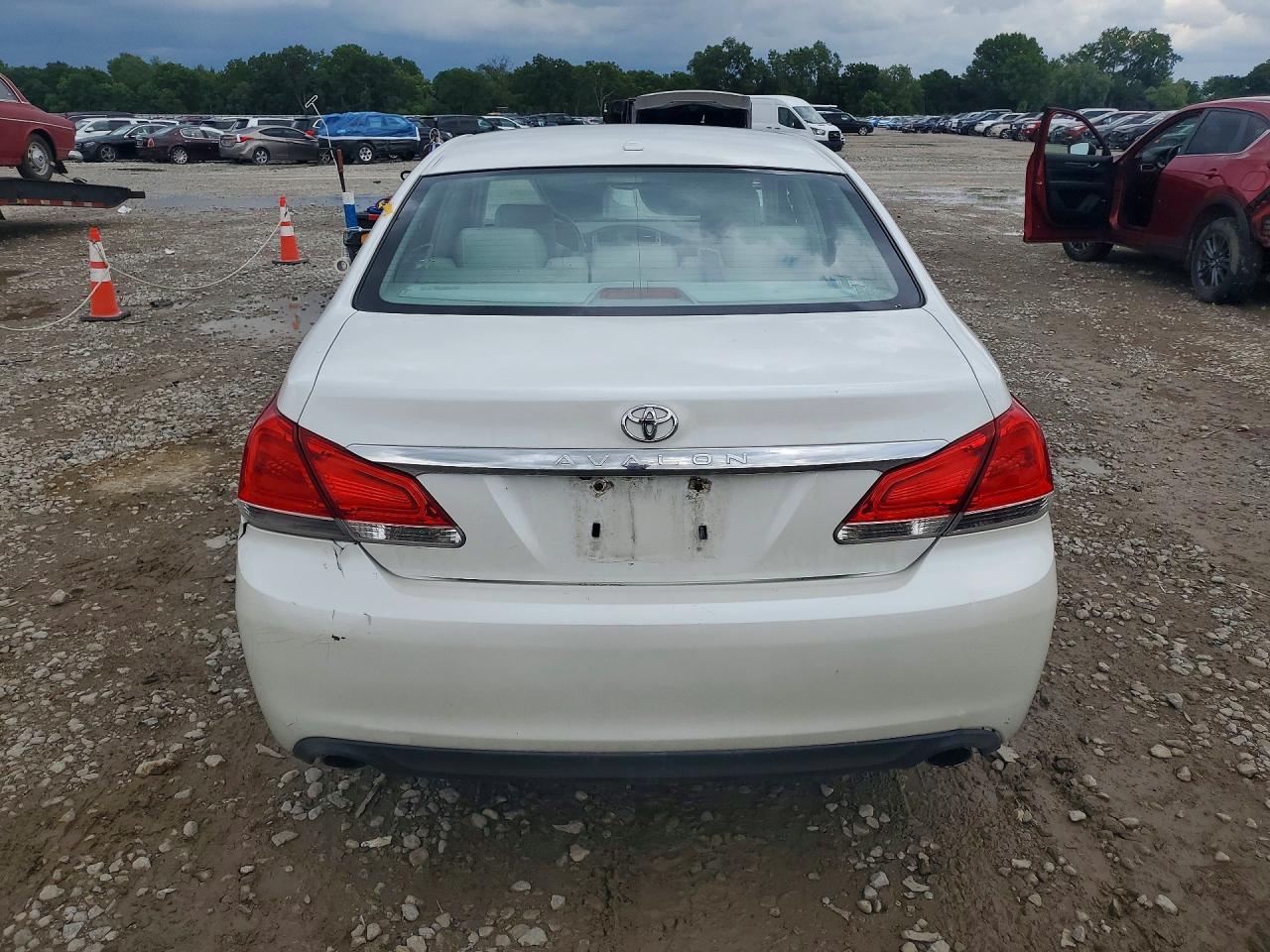 2011 Toyota Avalon Limited White vin: 4T1BK3DB4BU391810