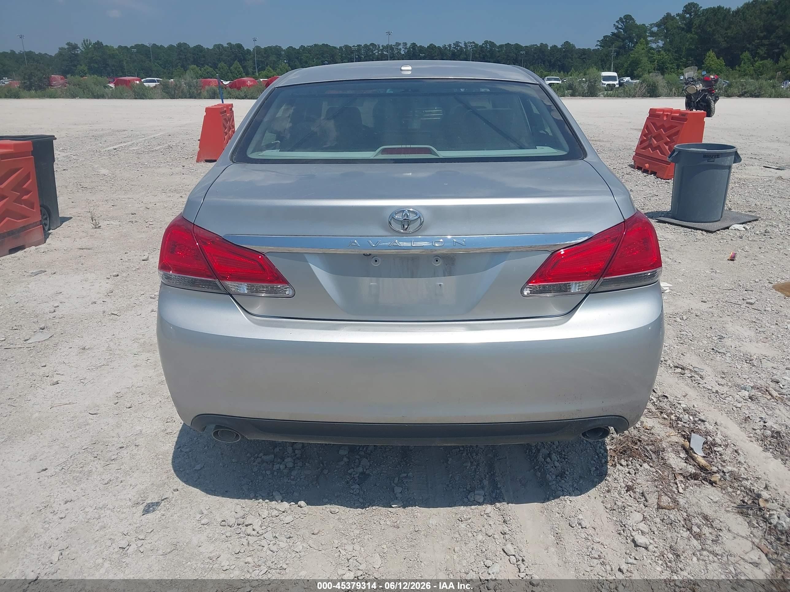 2011 Toyota Avalon Limited Silver vin: 4T1BK3DB4BU395923