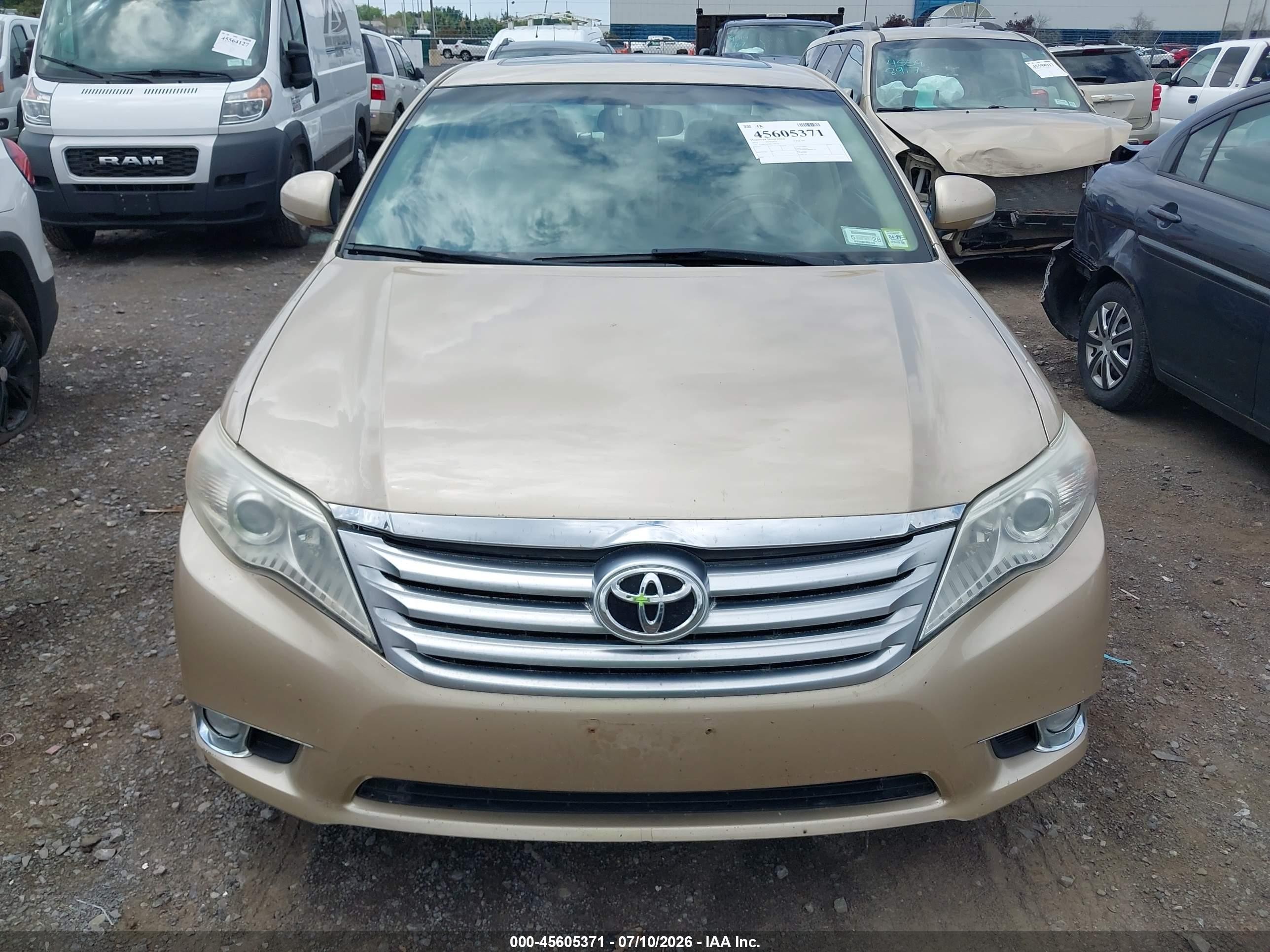 2011 Toyota Avalon Limited Gold vin: 4T1BK3DB4BU398918