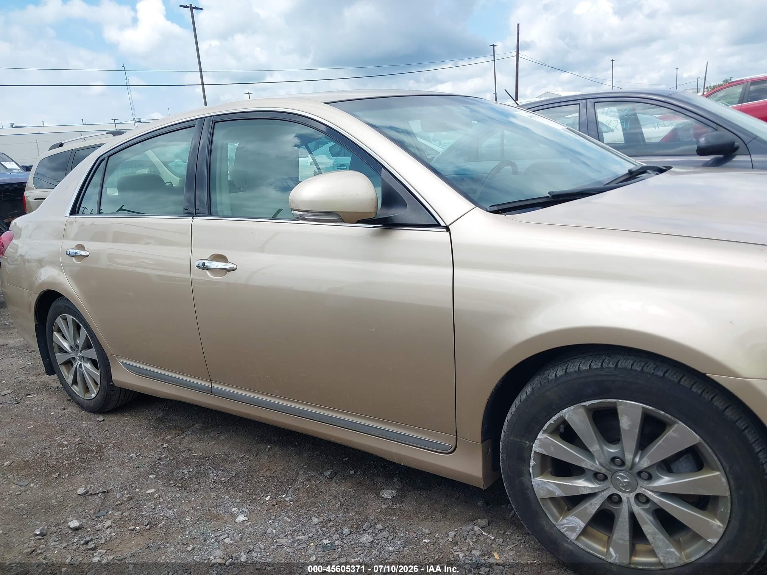 2011 Toyota Avalon Limited Gold vin: 4T1BK3DB4BU398918
