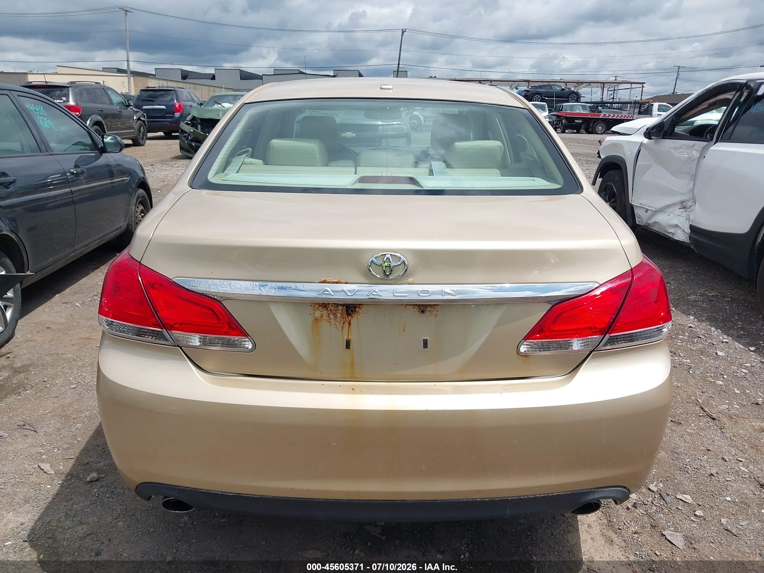 2011 Toyota Avalon Limited Gold vin: 4T1BK3DB4BU398918