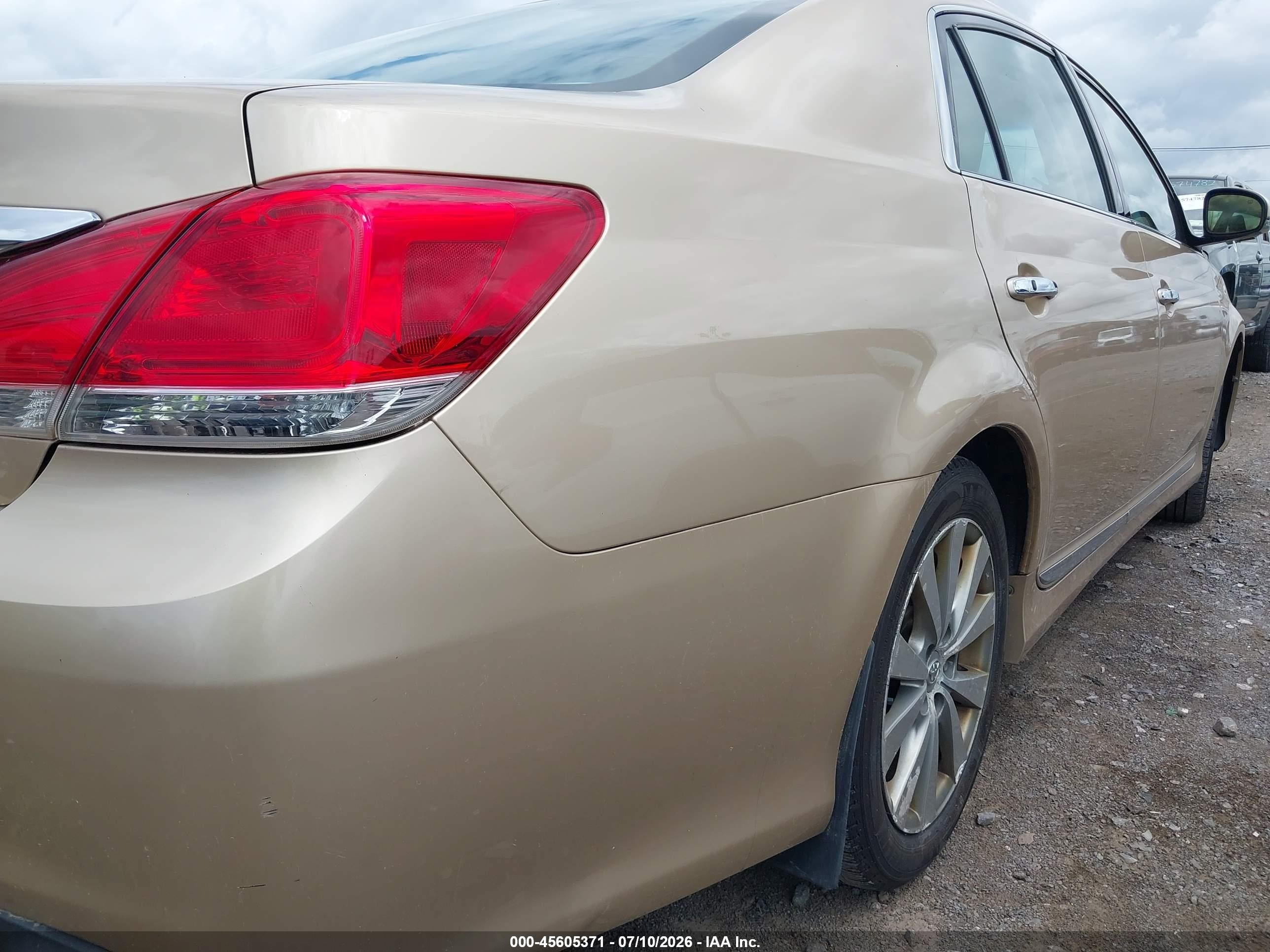 2011 Toyota Avalon Limited Gold vin: 4T1BK3DB4BU398918
