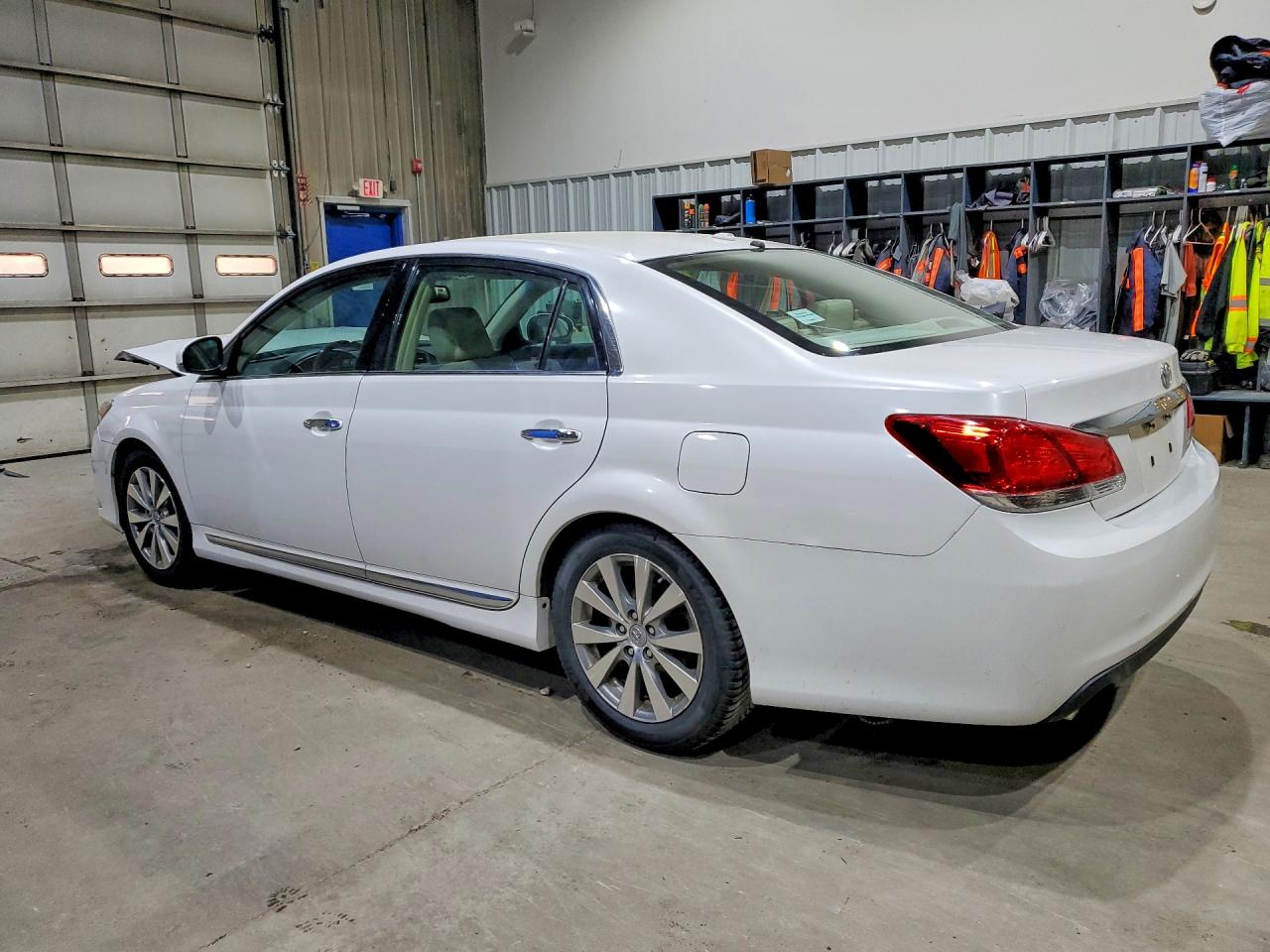2011 Toyota Avalon Limited White vin: 4T1BK3DB4BU399745