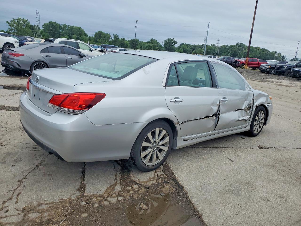 2011 Toyota Avalon Limited Silver vin: 4T1BK3DB4BU403180