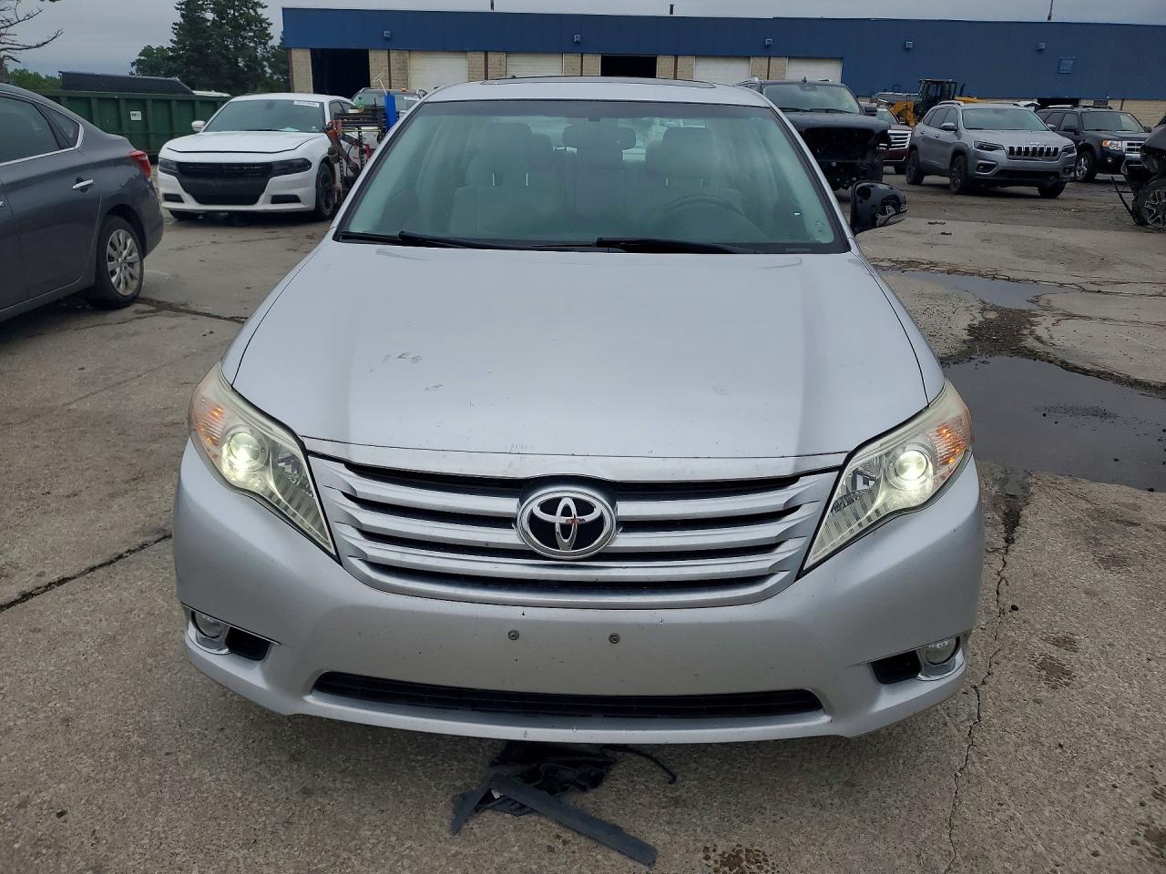 2011 Toyota Avalon Limited Silver vin: 4T1BK3DB4BU403180