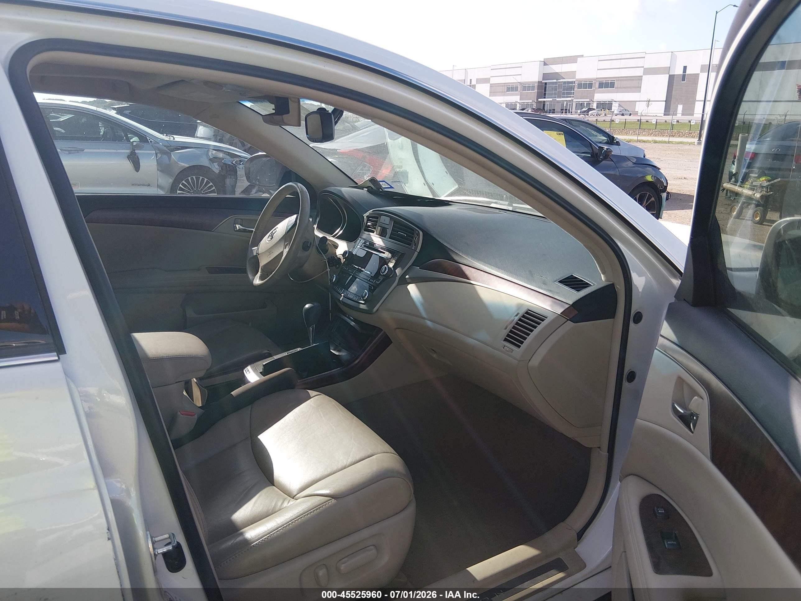 2011 Toyota Avalon   White vin: 4T1BK3DB4BU430914