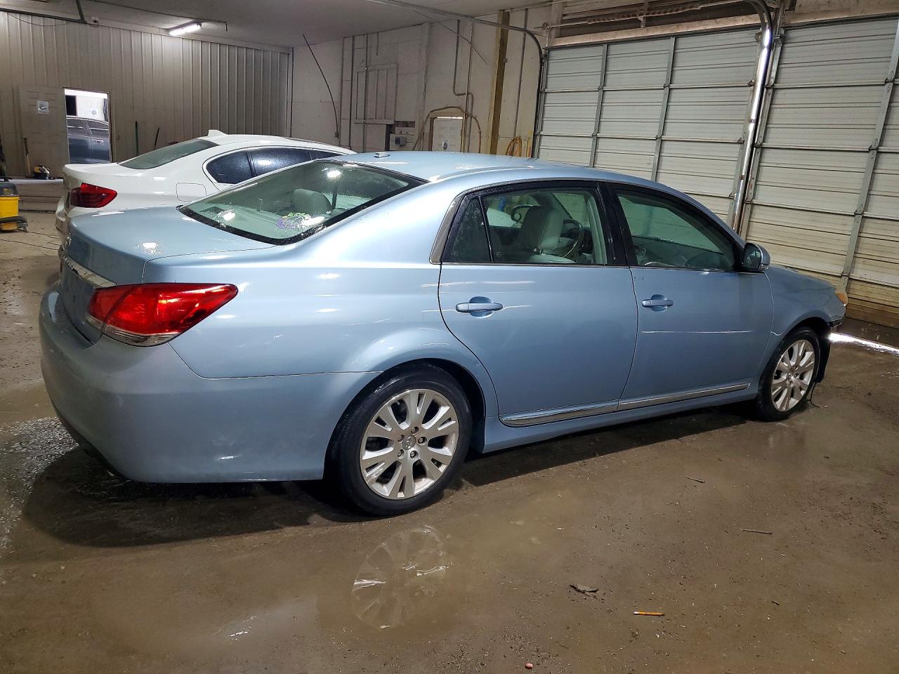2011 Toyota Avalon Base Blue vin: 4T1BK3DB4BU433375