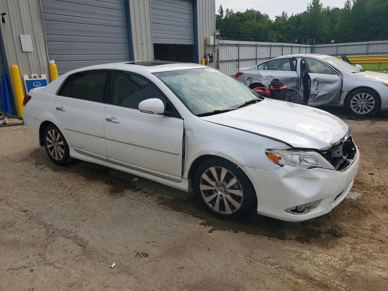 2011 Toyota Avalon Limited White vin: 4T1BK3DB4BU436714