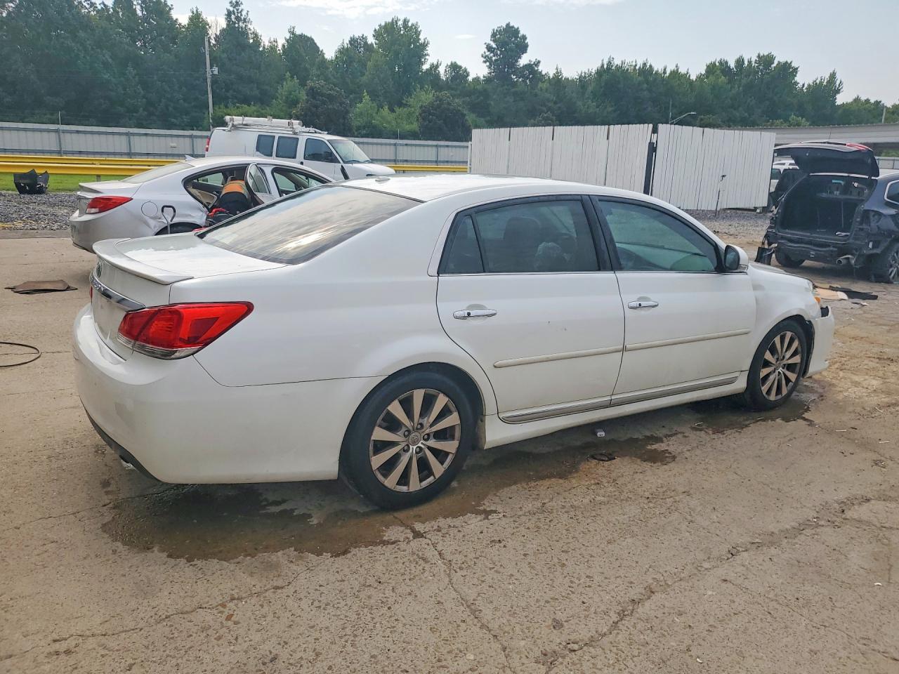 2011 Toyota Avalon Limited White vin: 4T1BK3DB4BU436714