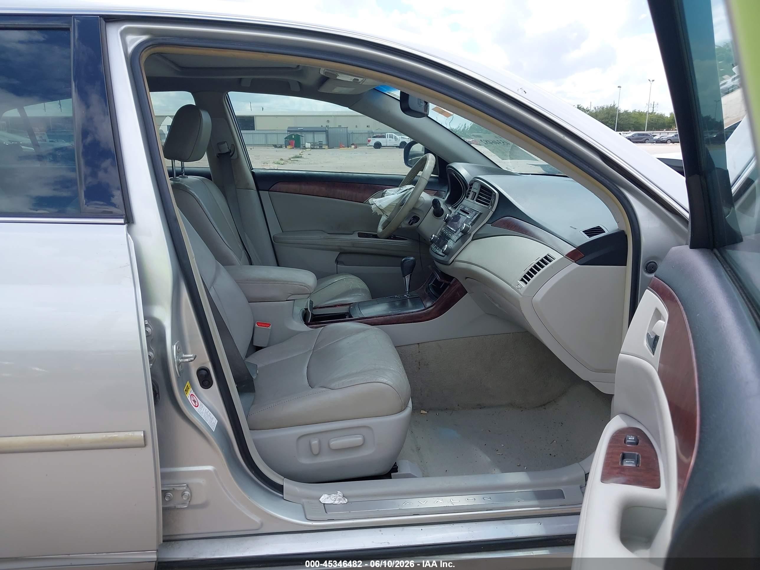 2012 Toyota Avalon   Серебряный vin: 4T1BK3DB4CU444586