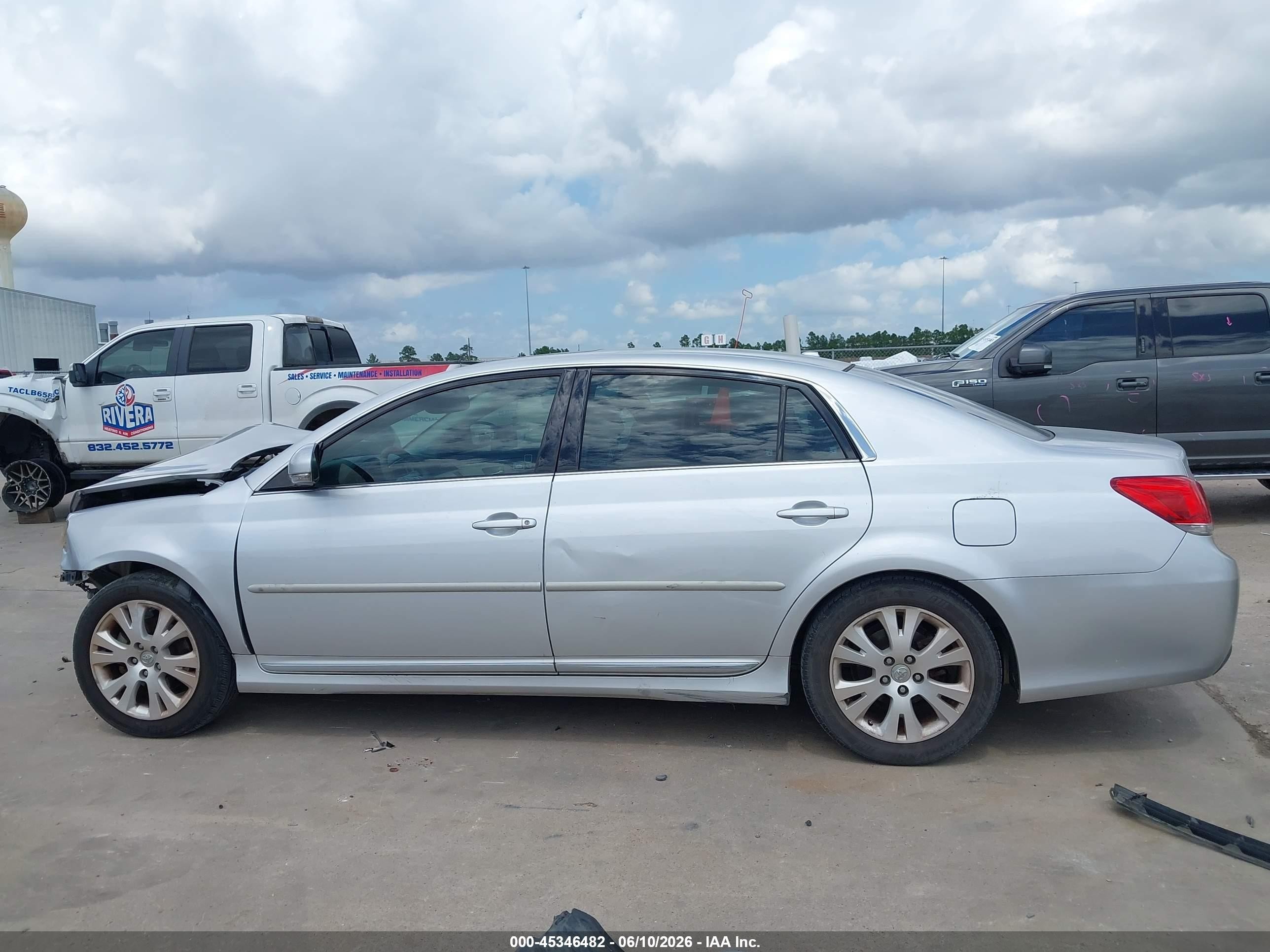 2012 Toyota Avalon   Серебряный vin: 4T1BK3DB4CU444586