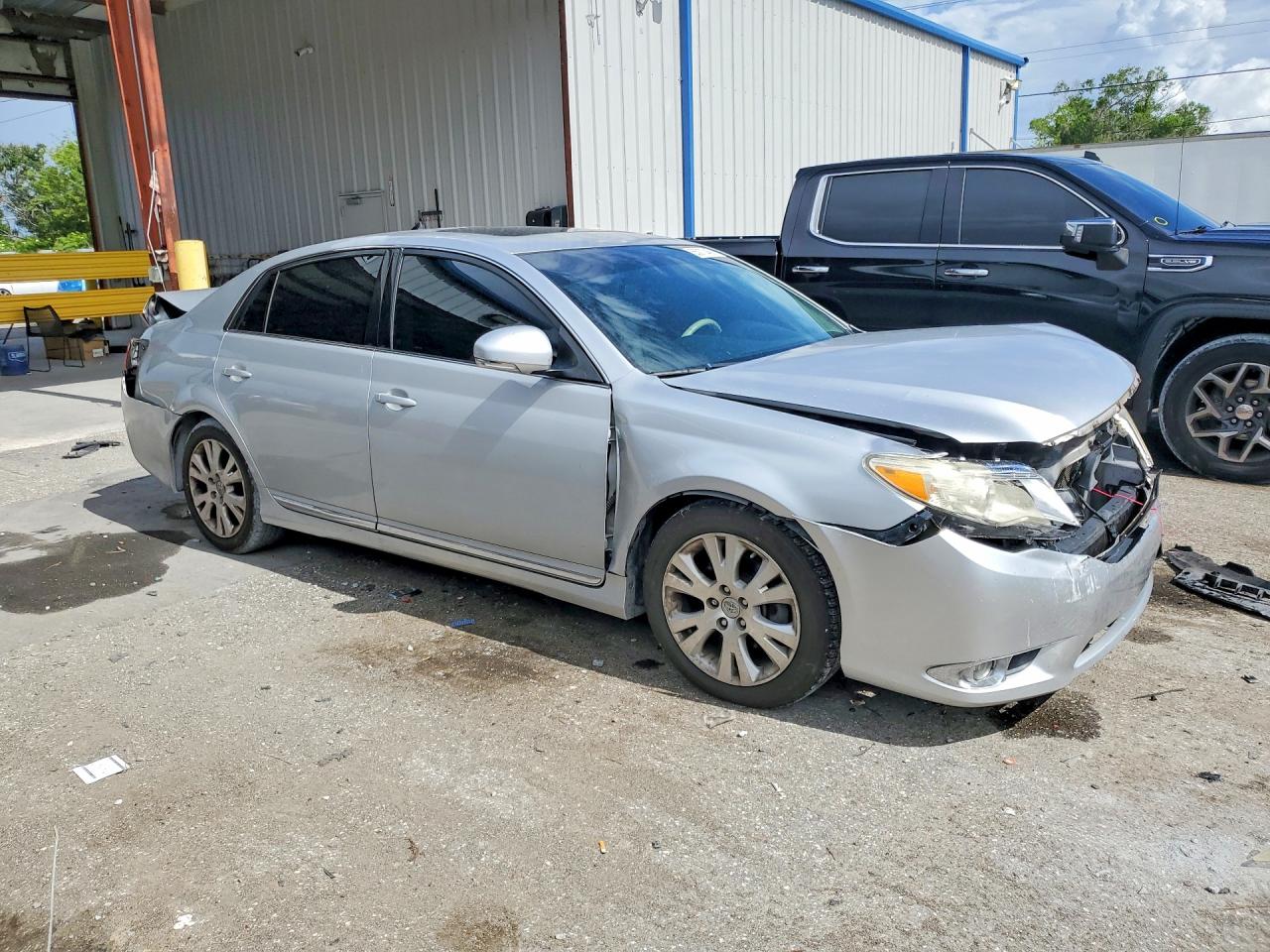 2012 Toyota Avalon Base Silver vin: 4T1BK3DB4CU467544