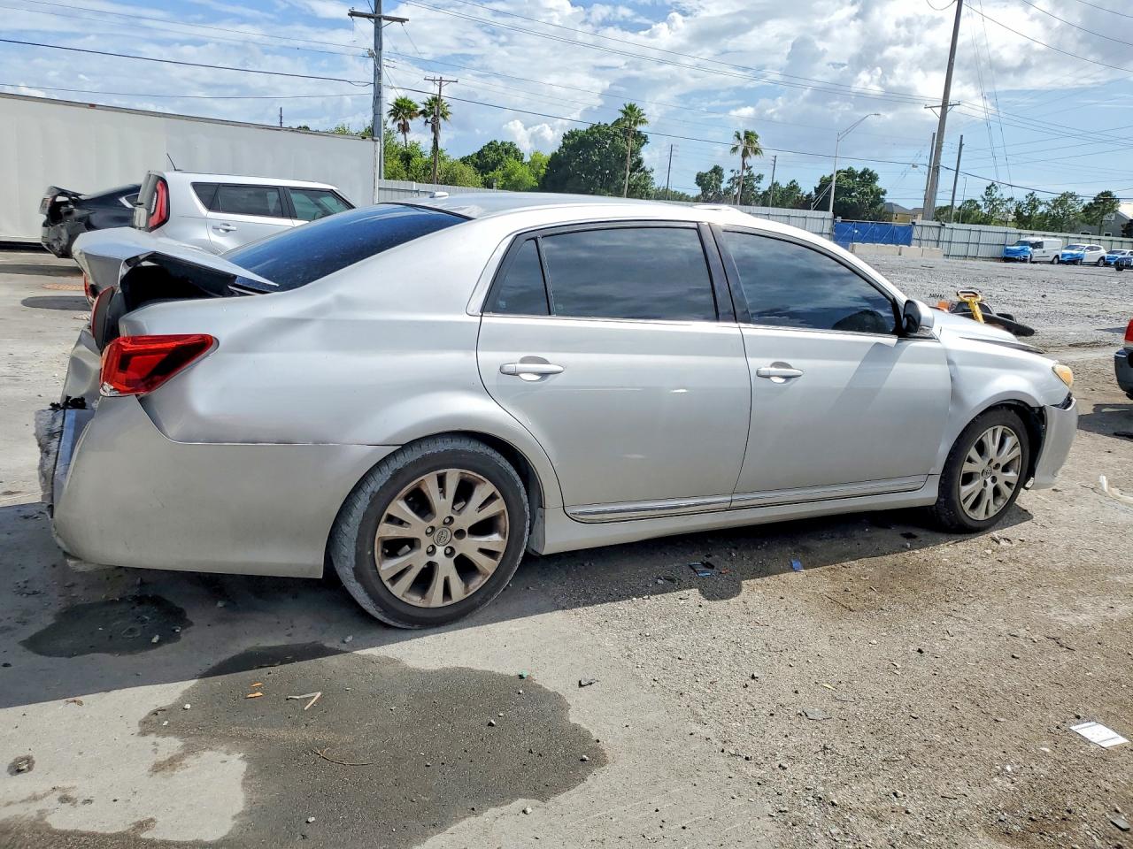 2012 Toyota Avalon Base Silver vin: 4T1BK3DB4CU467544
