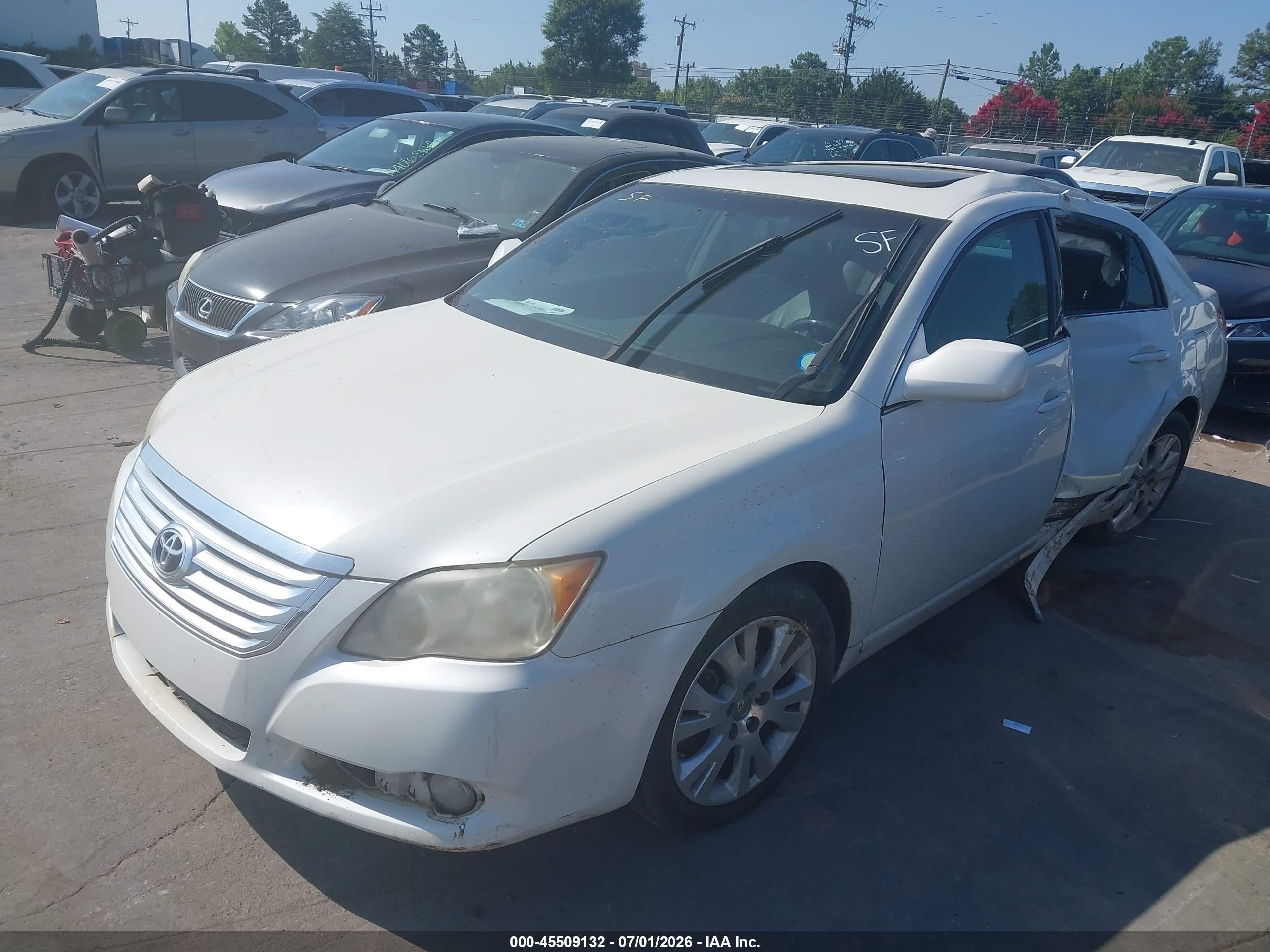 2010 Toyota Avalon Xls White vin: 4T1BK3DB5AU354523