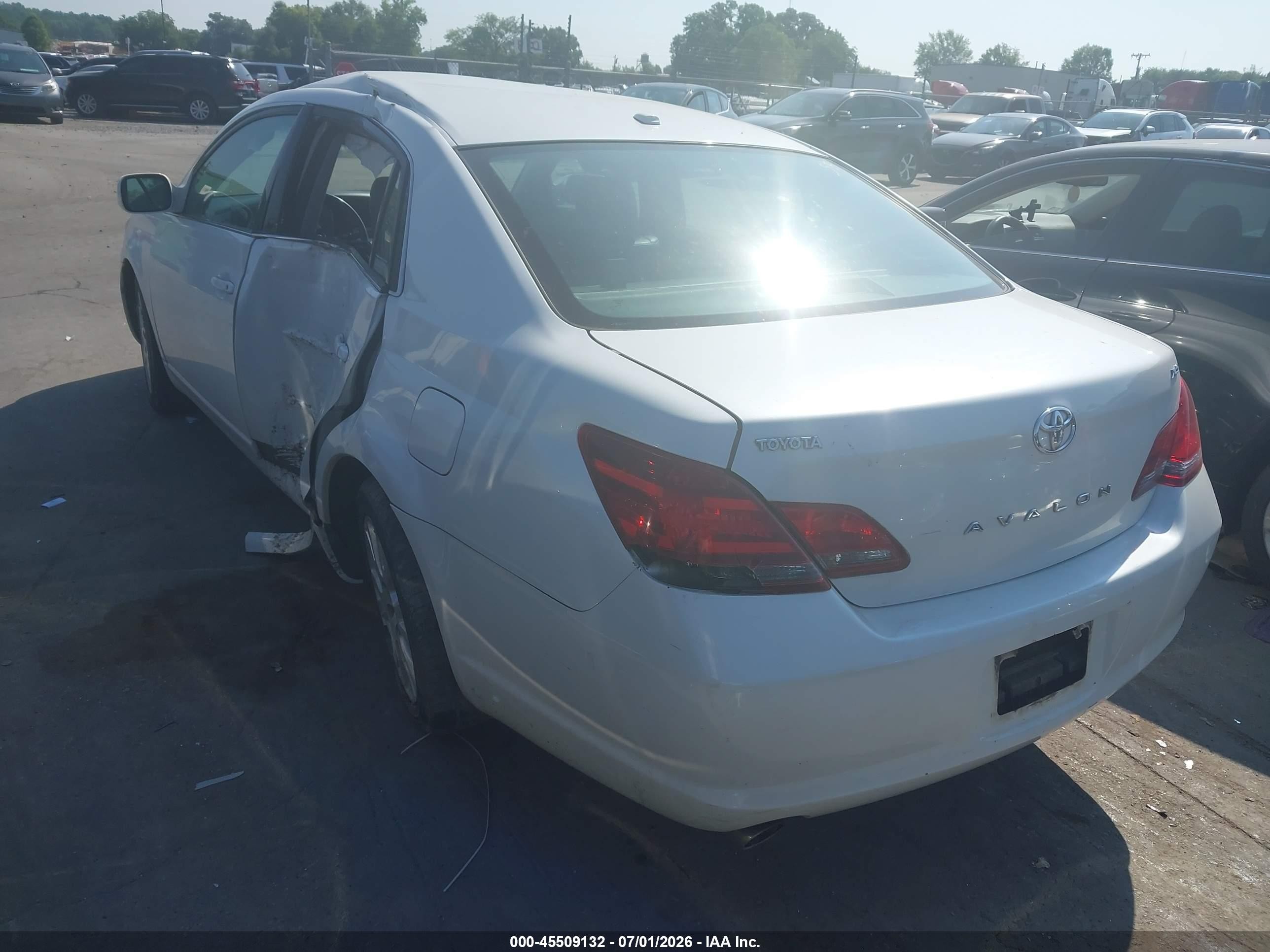 2010 Toyota Avalon Xls White vin: 4T1BK3DB5AU354523