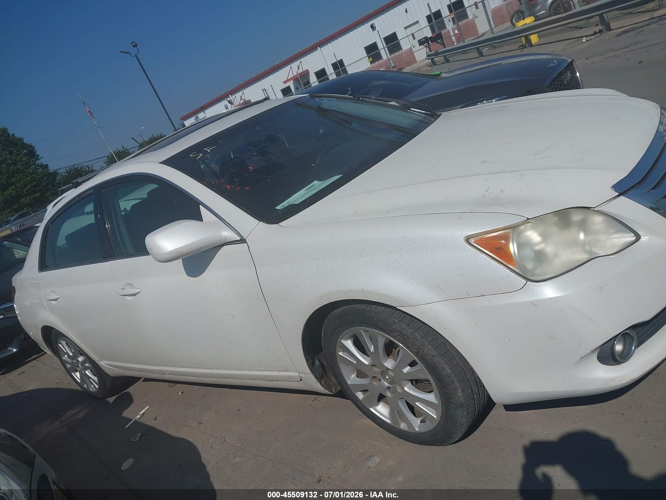 2010 Toyota Avalon Xls White vin: 4T1BK3DB5AU354523