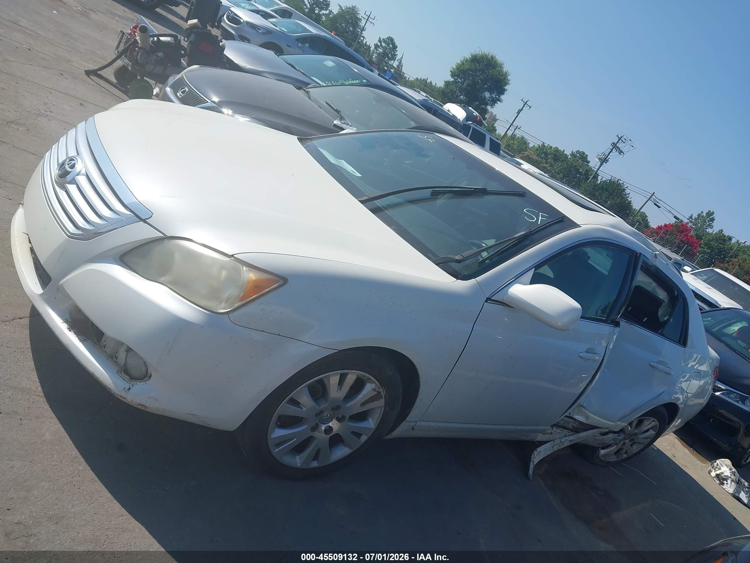 2010 Toyota Avalon Xls White vin: 4T1BK3DB5AU354523