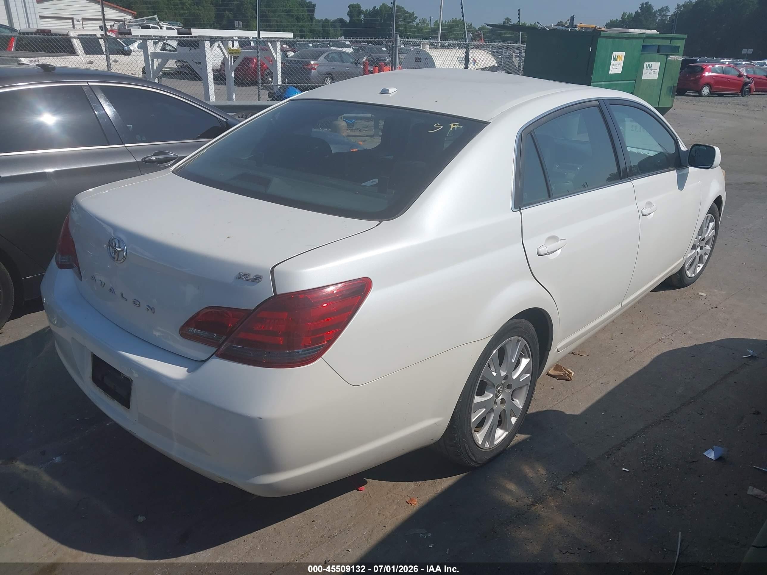 2010 Toyota Avalon Xls White vin: 4T1BK3DB5AU354523