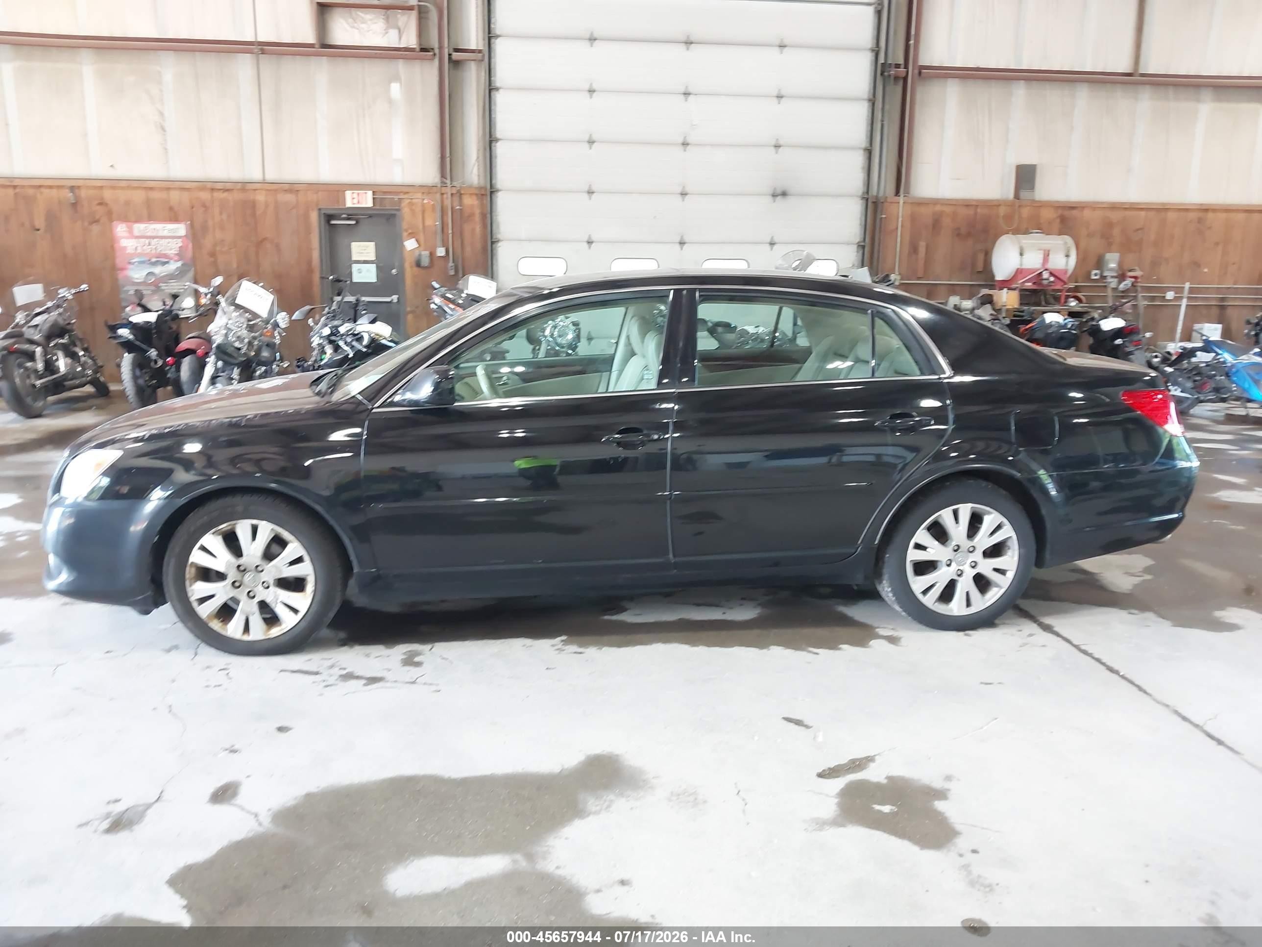 2010 Toyota Avalon Limited/xl/xls Black vin: 4T1BK3DB5AU362993