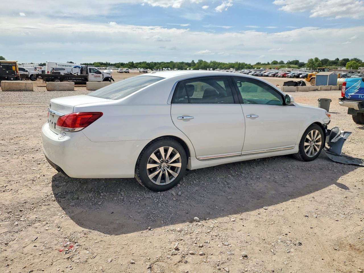 2011 Toyota Avalon Limited White vin: 4T1BK3DB5BU376071