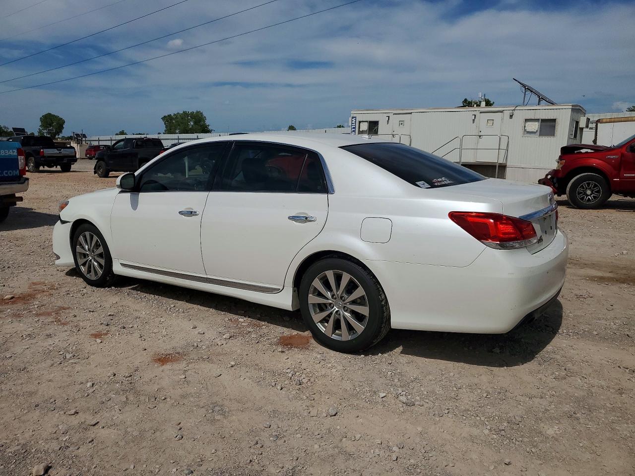 2011 Toyota Avalon Limited White vin: 4T1BK3DB5BU376071