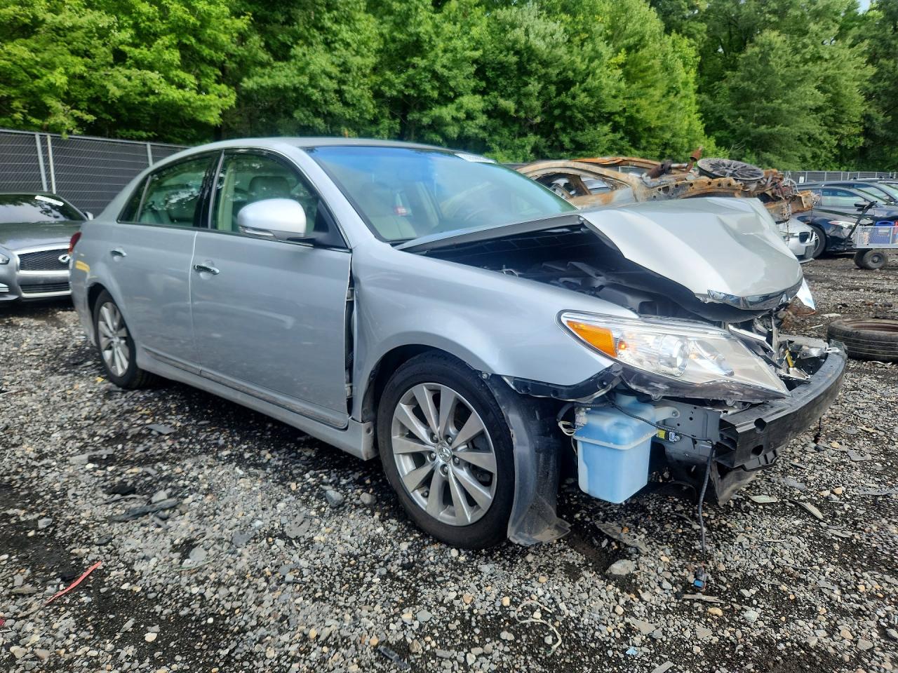 2011 Toyota Avalon Limited Серебряный vin: 4T1BK3DB5BU377432