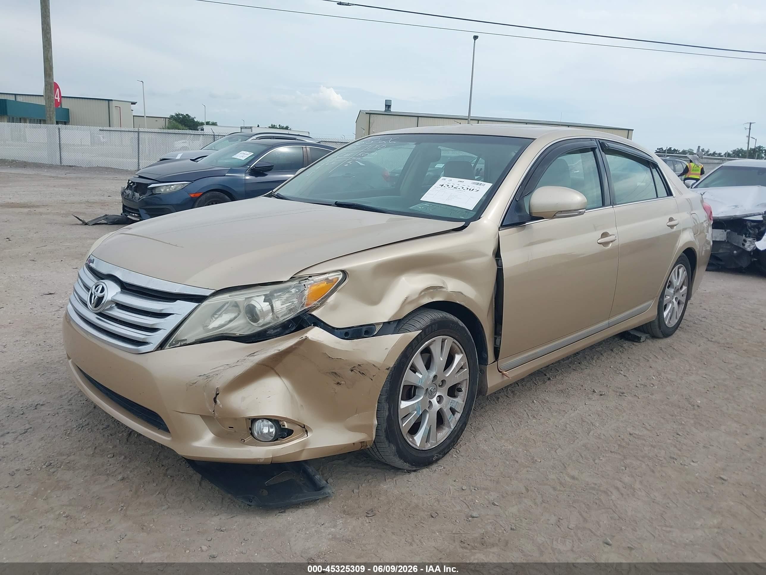 2011 Toyota Avalon   Золотой vin: 4T1BK3DB5BU394182