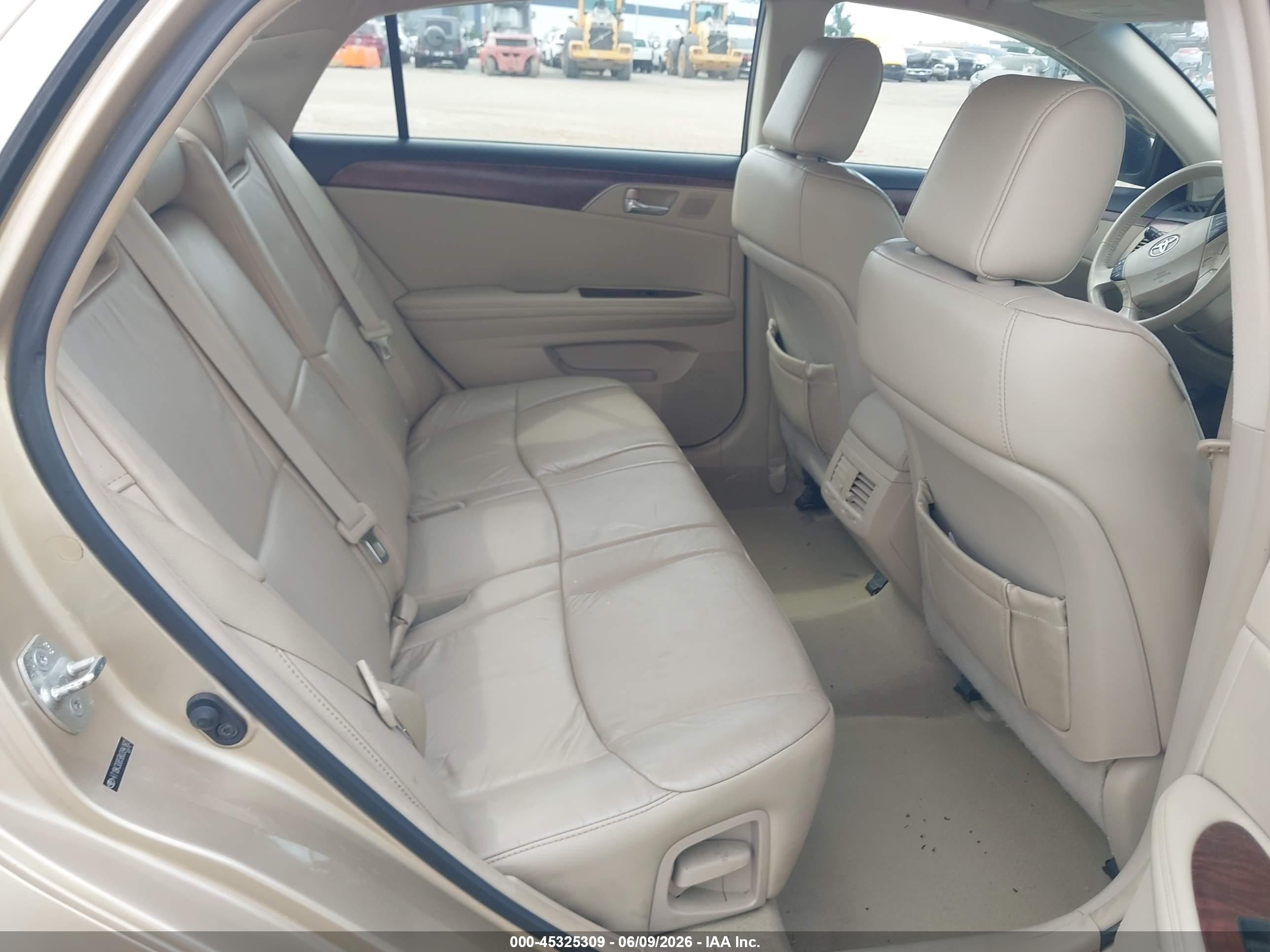 2011 Toyota Avalon   Золотой vin: 4T1BK3DB5BU394182