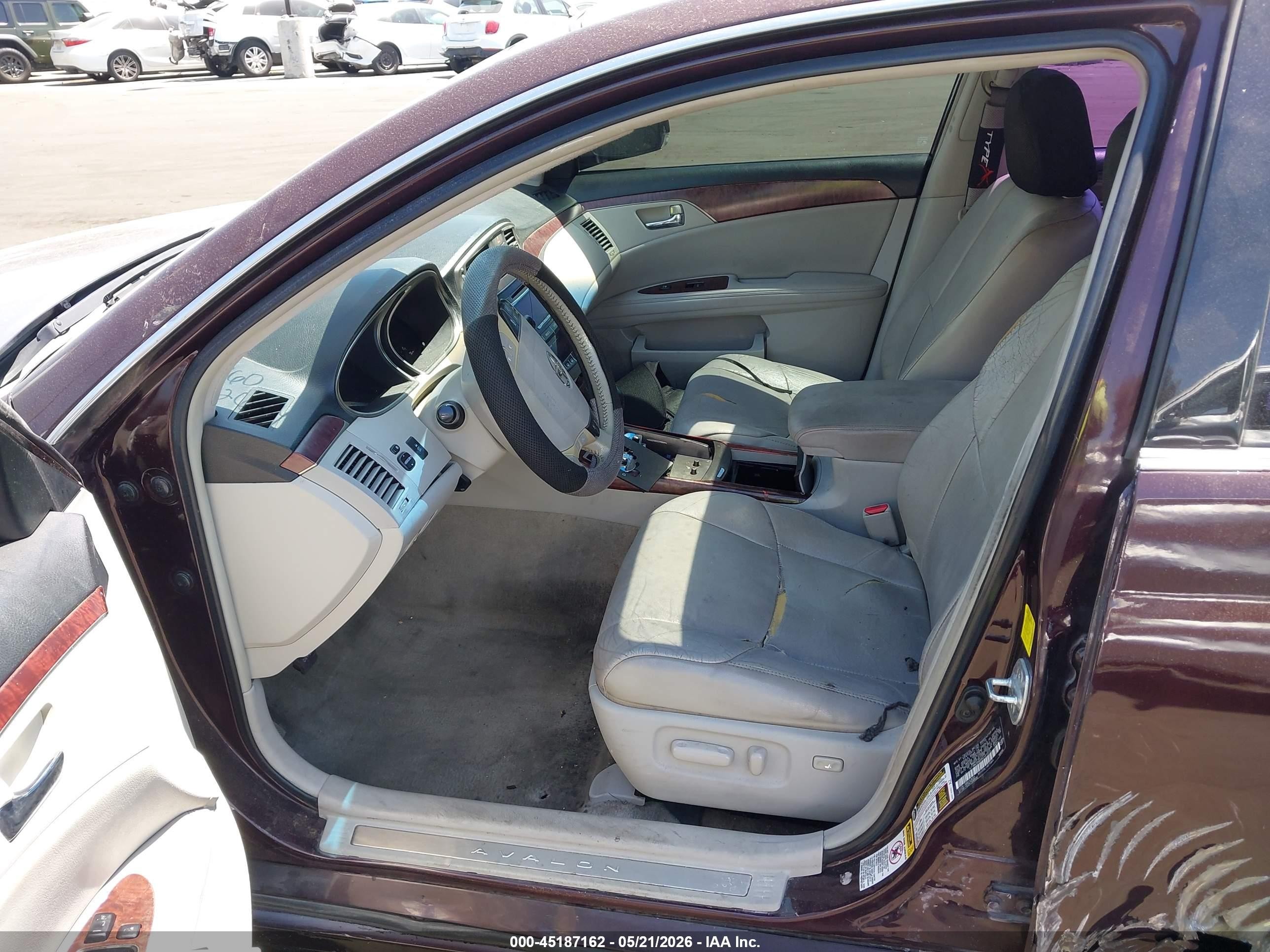 2011 Toyota Avalon   Burgundy vin: 4T1BK3DB5BU401373