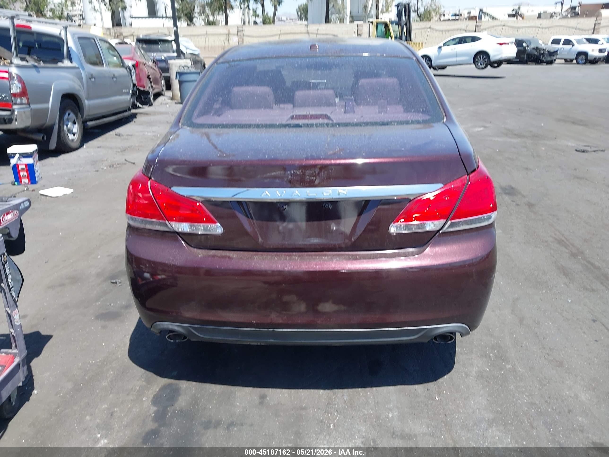 2011 Toyota Avalon   Burgundy vin: 4T1BK3DB5BU401373