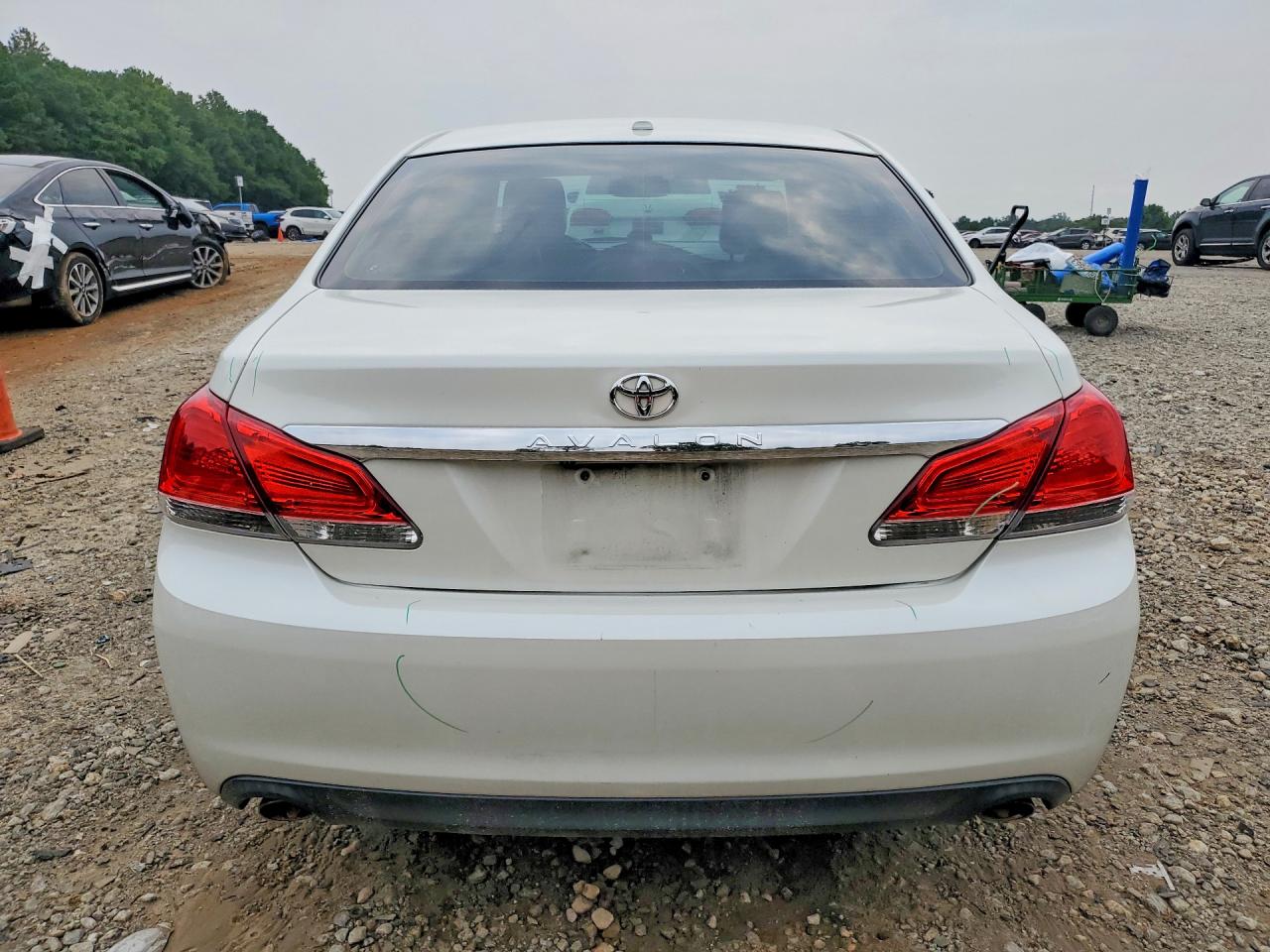 2011 Toyota Avalon Limited White vin: 4T1BK3DB5BU407402