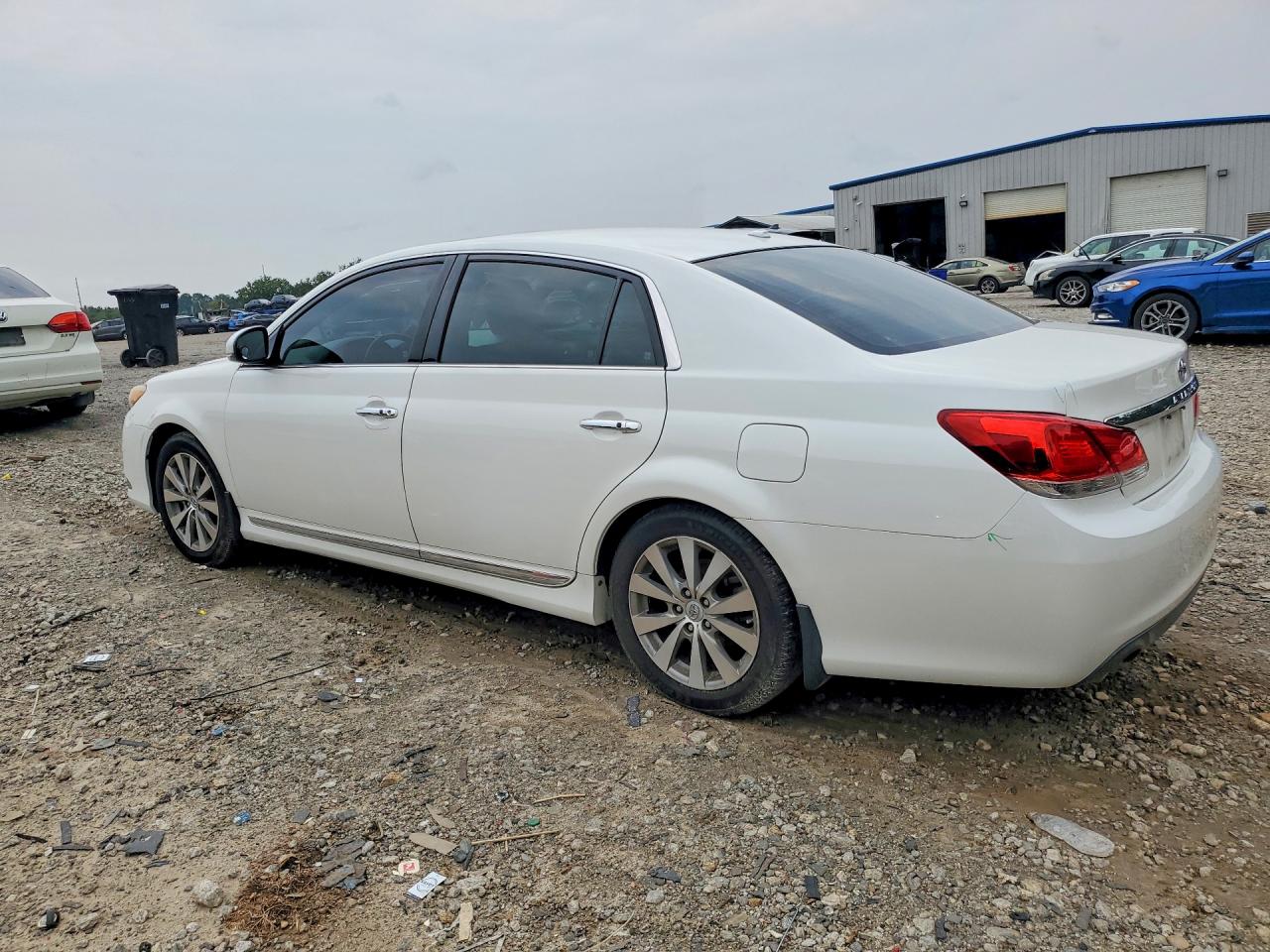 2011 Toyota Avalon Limited White vin: 4T1BK3DB5BU407402