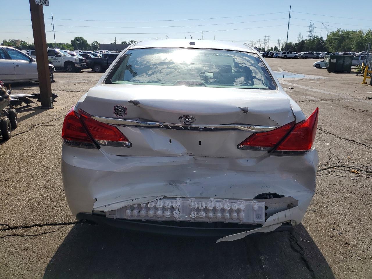 2011 Toyota Avalon Base White vin: 4T1BK3DB5BU410428