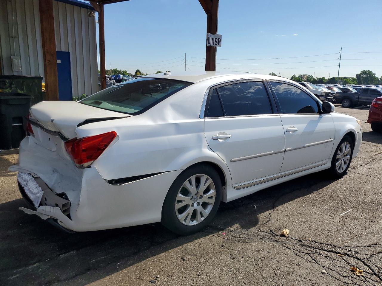 2011 Toyota Avalon Base White vin: 4T1BK3DB5BU410428