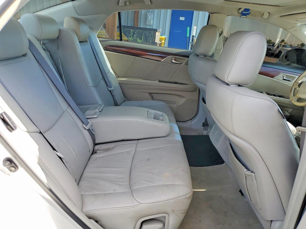 2011 Toyota Avalon Base White vin: 4T1BK3DB5BU410428