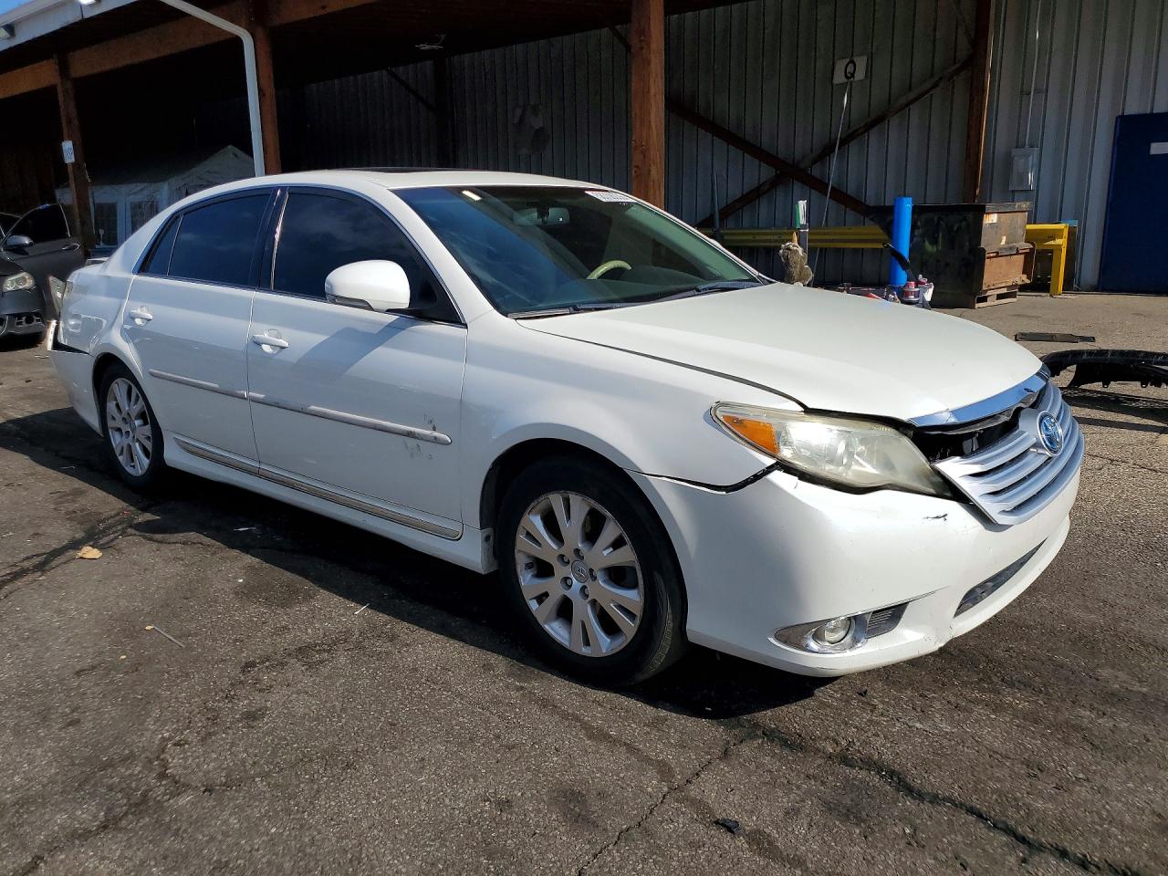 2011 Toyota Avalon Base White vin: 4T1BK3DB5BU410428