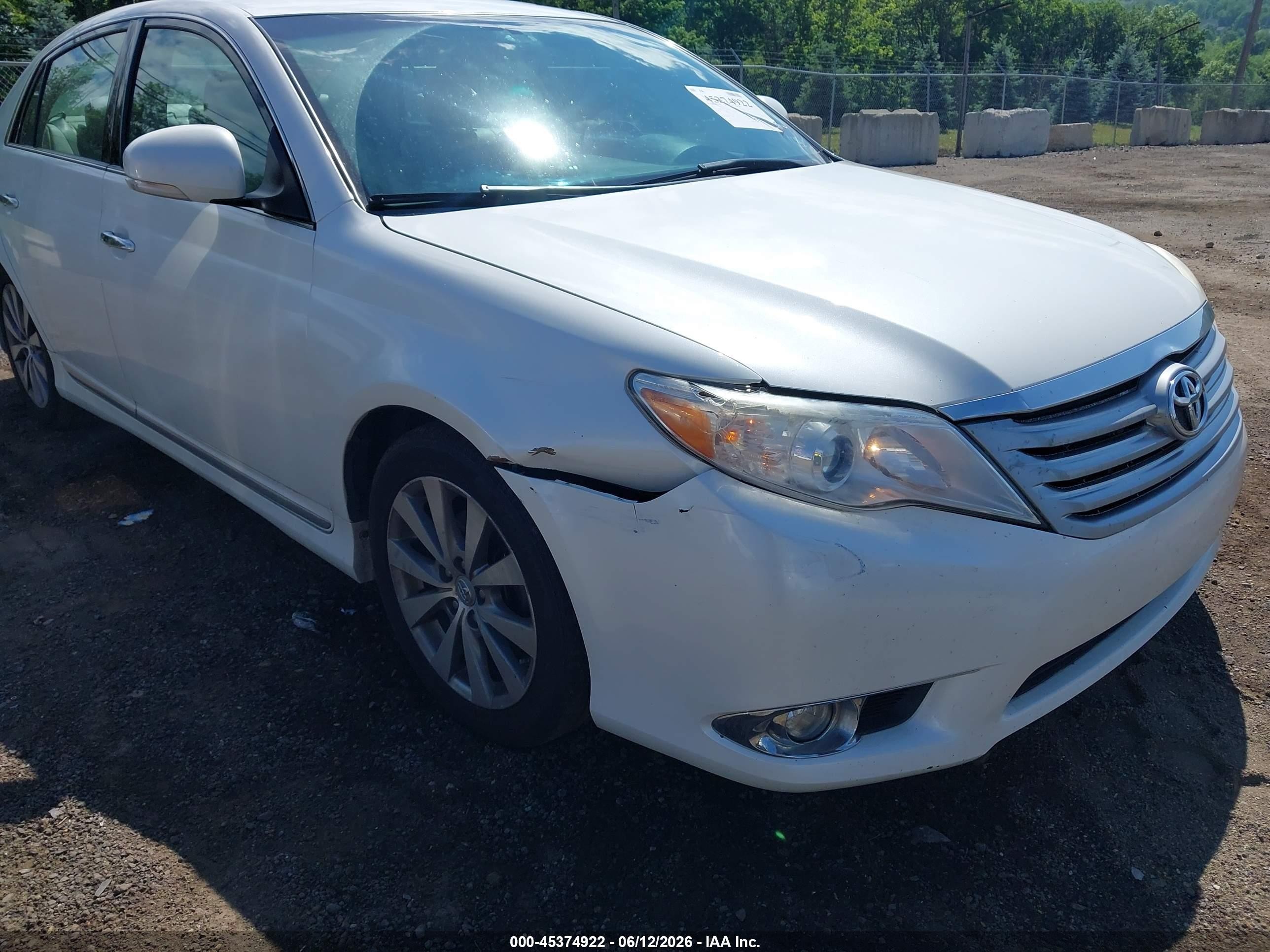 2011 Toyota Avalon Limited White vin: 4T1BK3DB5BU417704