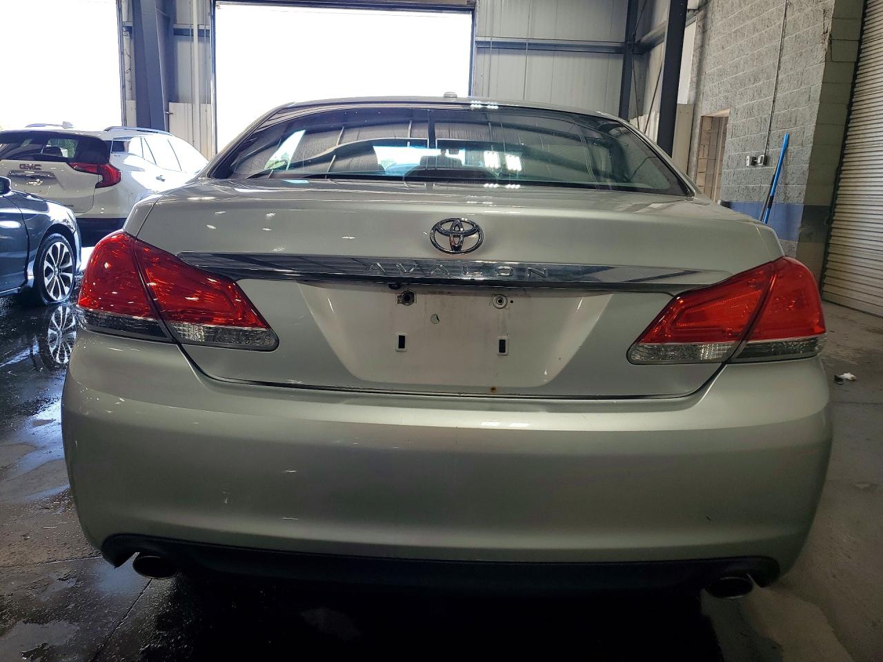 2011 Toyota Avalon Limited Silver vin: 4T1BK3DB5BU420408