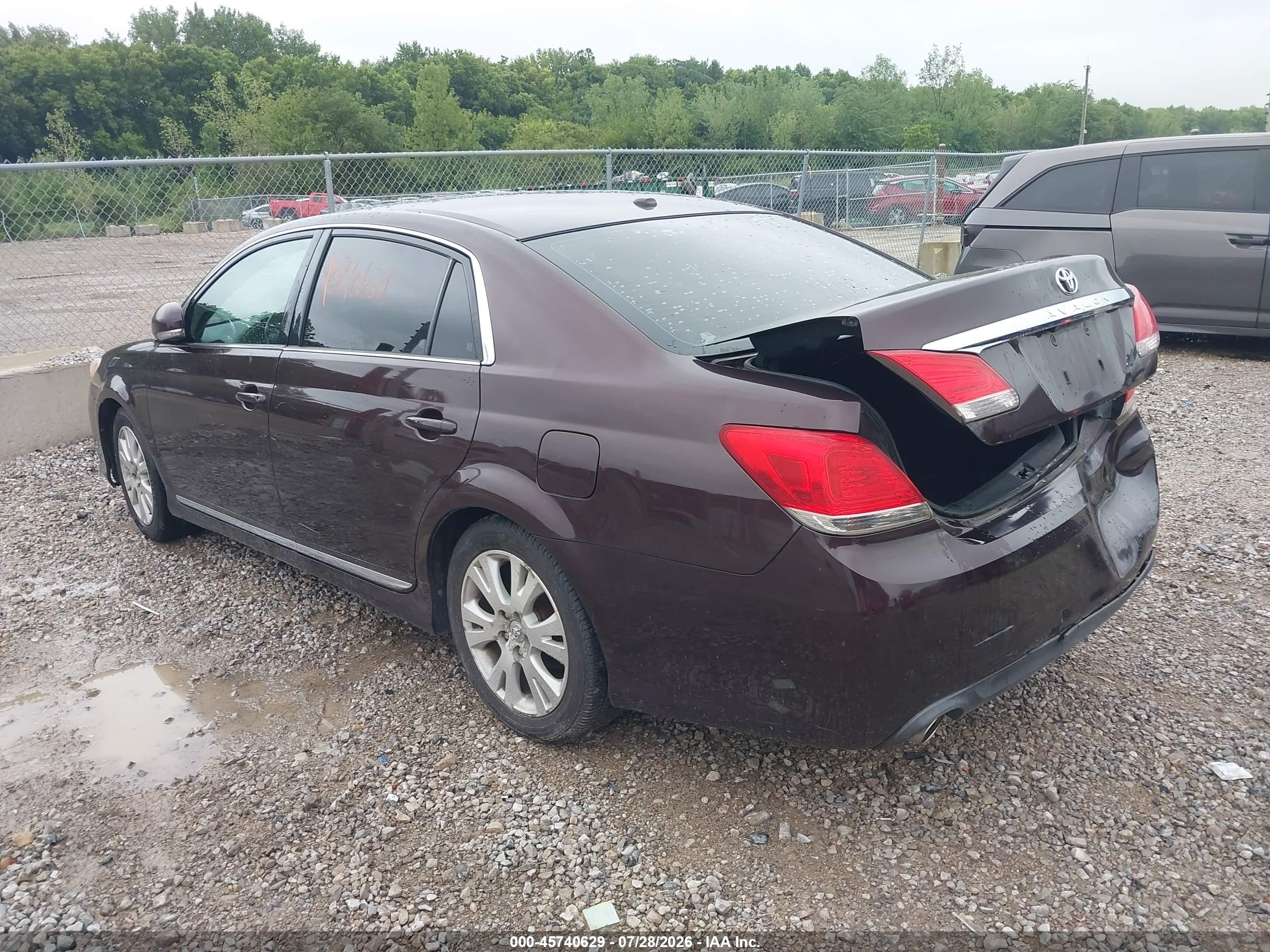 2011 Toyota Avalon   Maroon vin: 4T1BK3DB5BU430565