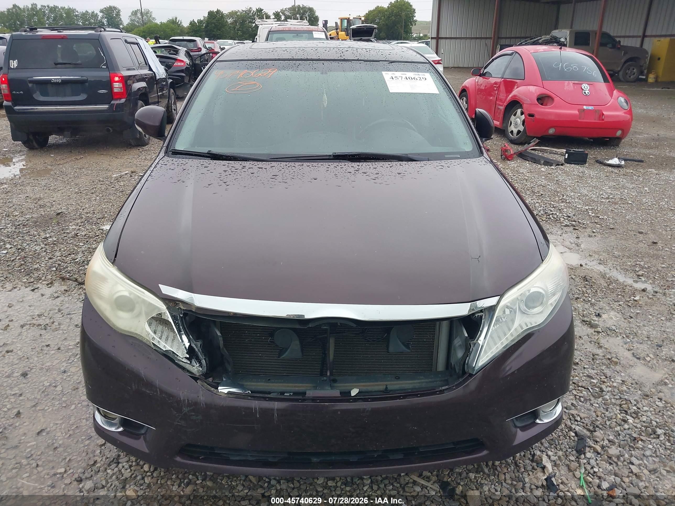 2011 Toyota Avalon   Maroon vin: 4T1BK3DB5BU430565